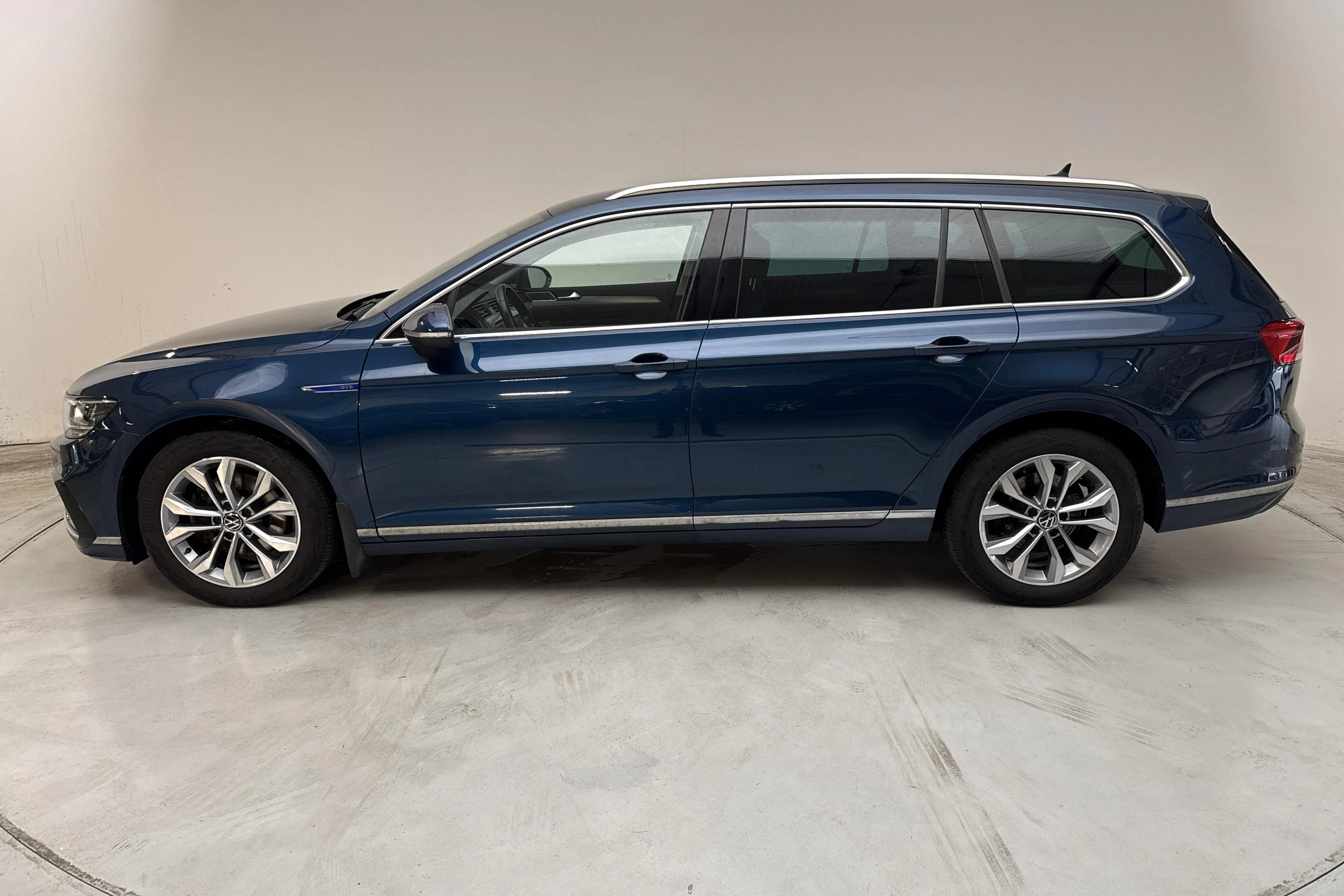 Presentation photo 2 of 17: VW Passat 1.4 GTE Sportscombi (218hk) - 53 000 km - Automatic - blue - 2023