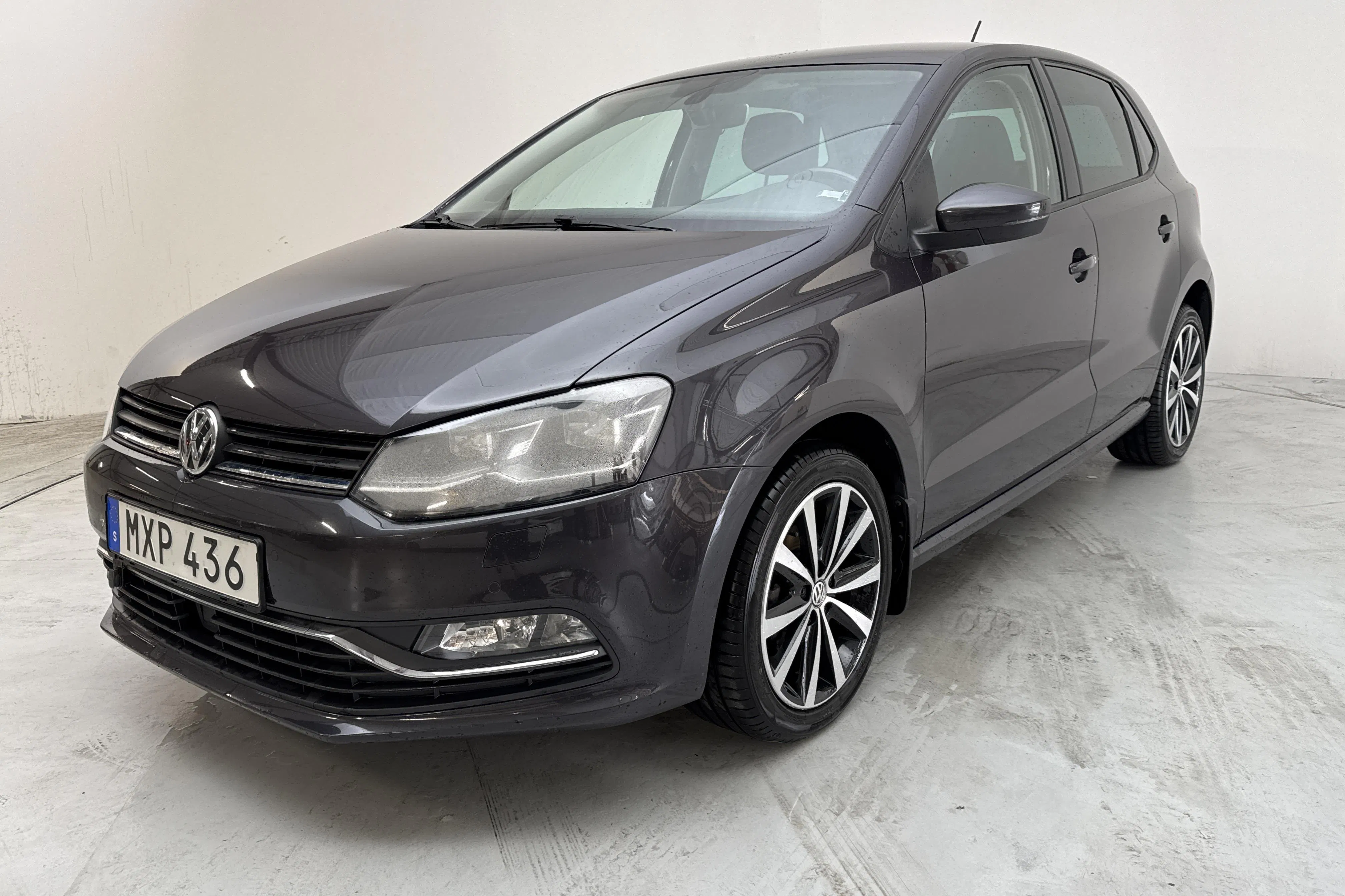 Presentation photo 1 of 13: VW Polo 1.2 TSI 5dr (90hk) - 83 000 km - Manual - gray - 2016