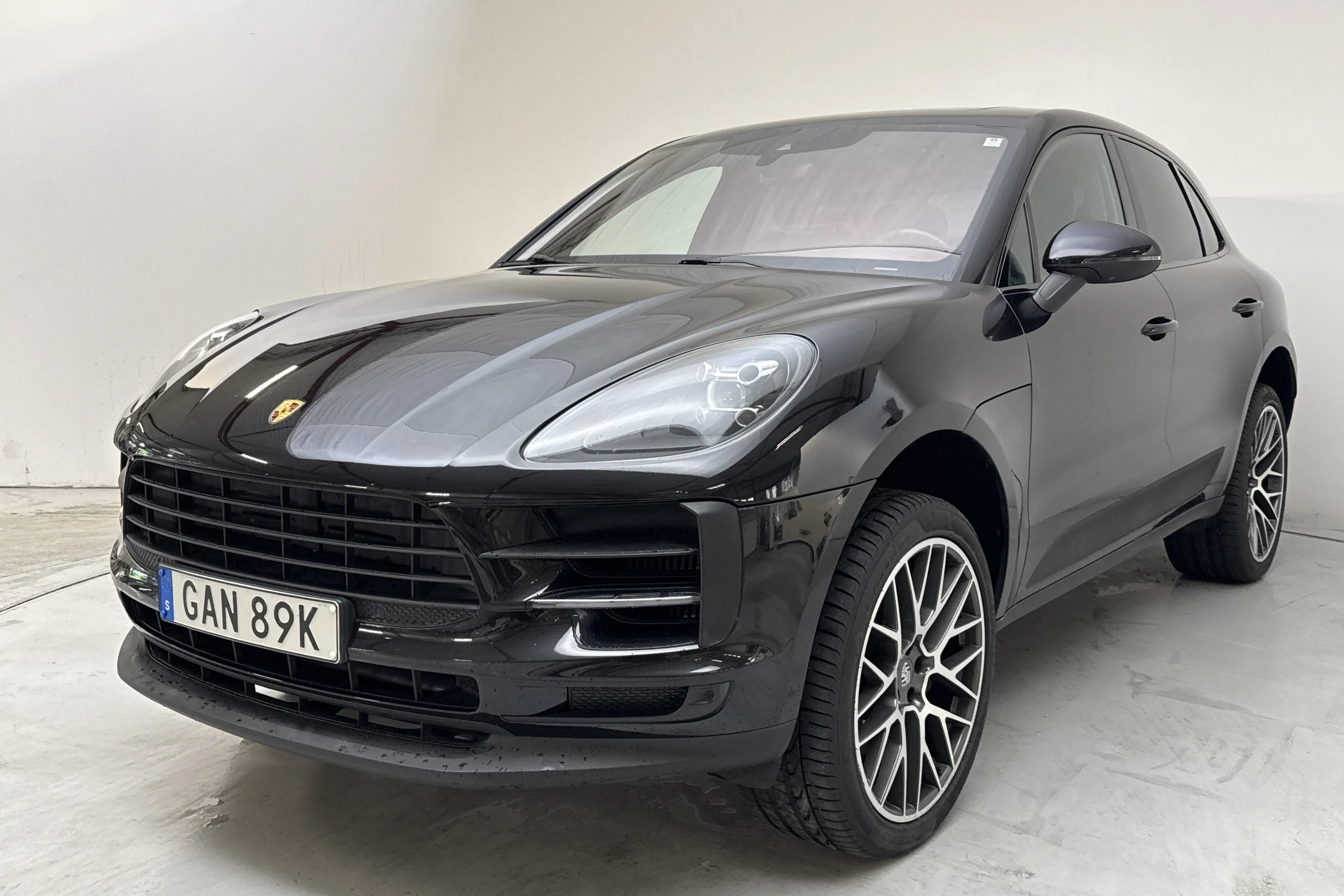 Presentationsfoto 1 av 22: Porsche Macan S (354hk) - 12 885 mil - Automat - svart - 2020