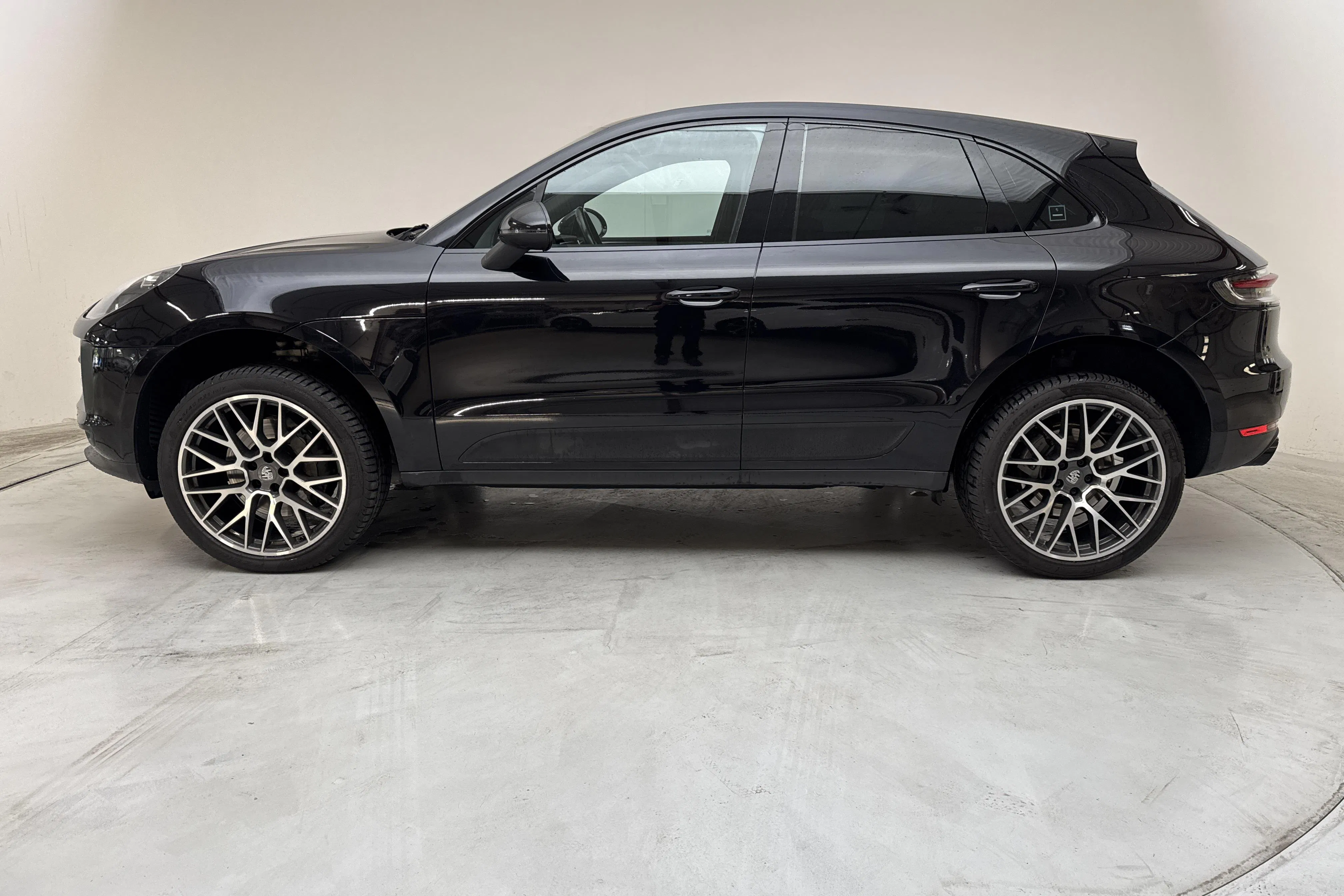 Presentationsfoto 2 av 22: Porsche Macan S (354hk) - 12 885 mil - Automat - svart - 2020
