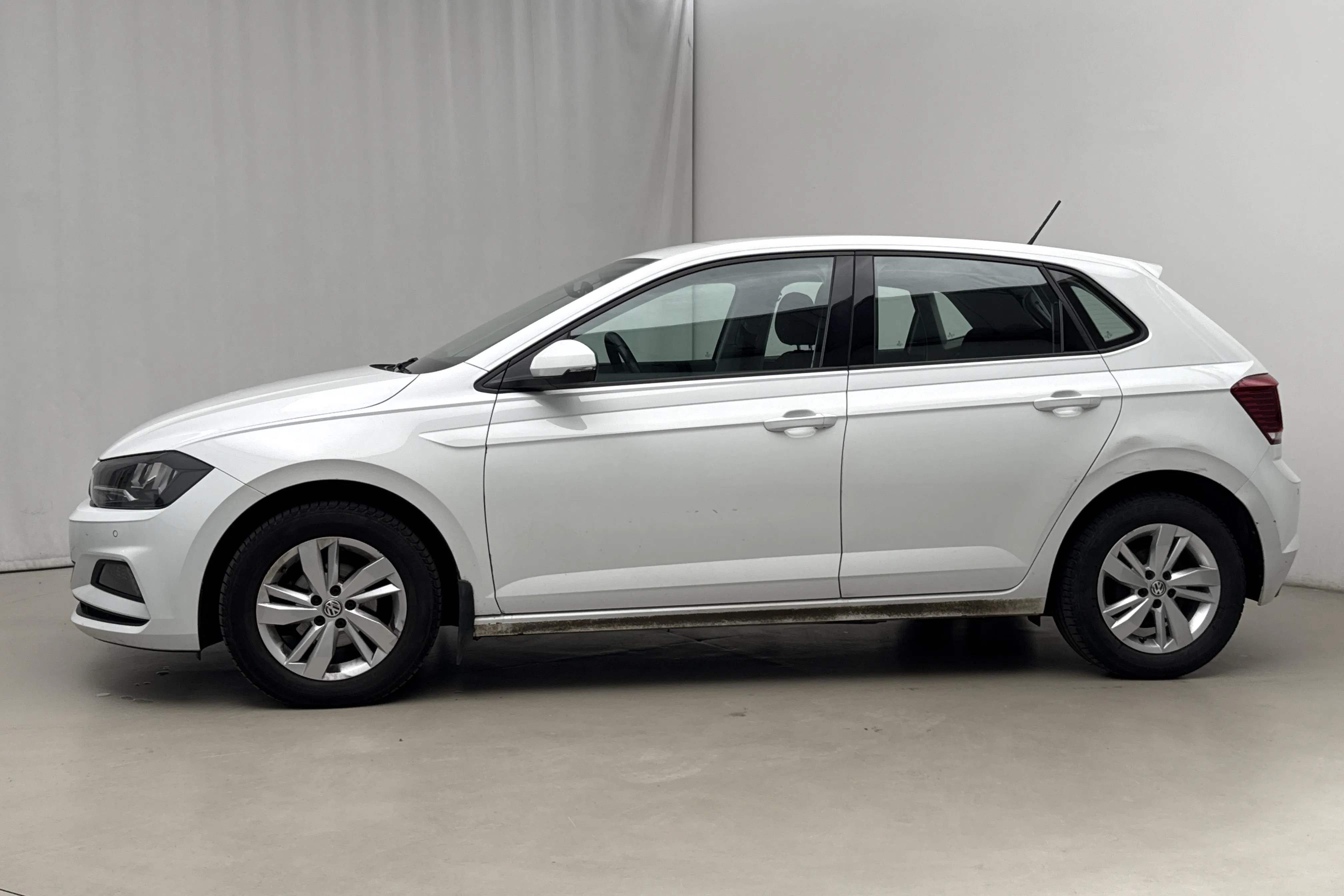 Presentation photo 2 of 15: VW Polo 1.0 TGI 5dr (90hk) - 68 950 km - Manual - white - 2020
