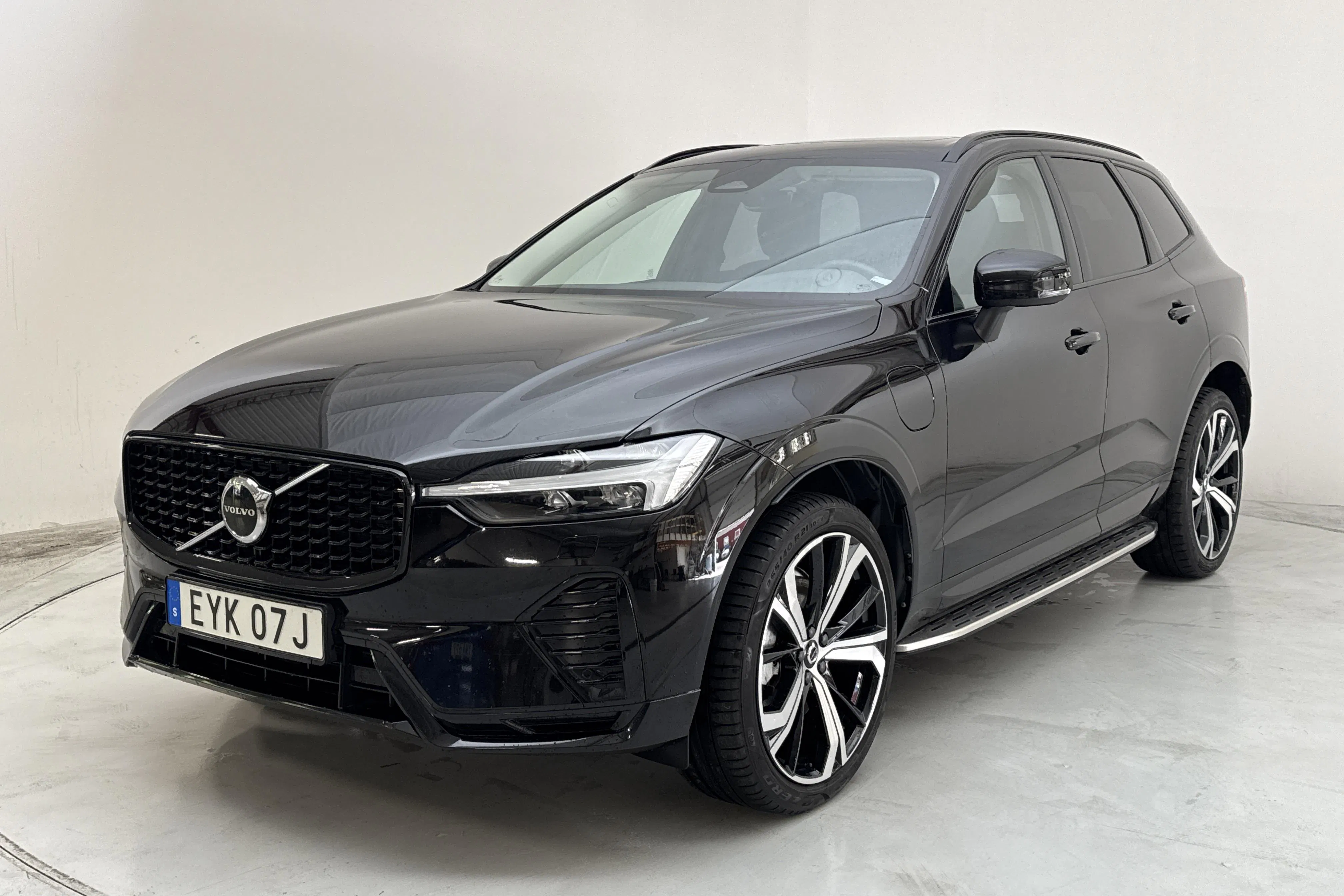 Presentation photo 1 of 19: Volvo XC60 T6 AWD Recharge (350hk) - 61 590 km - Automatic - black - 2024