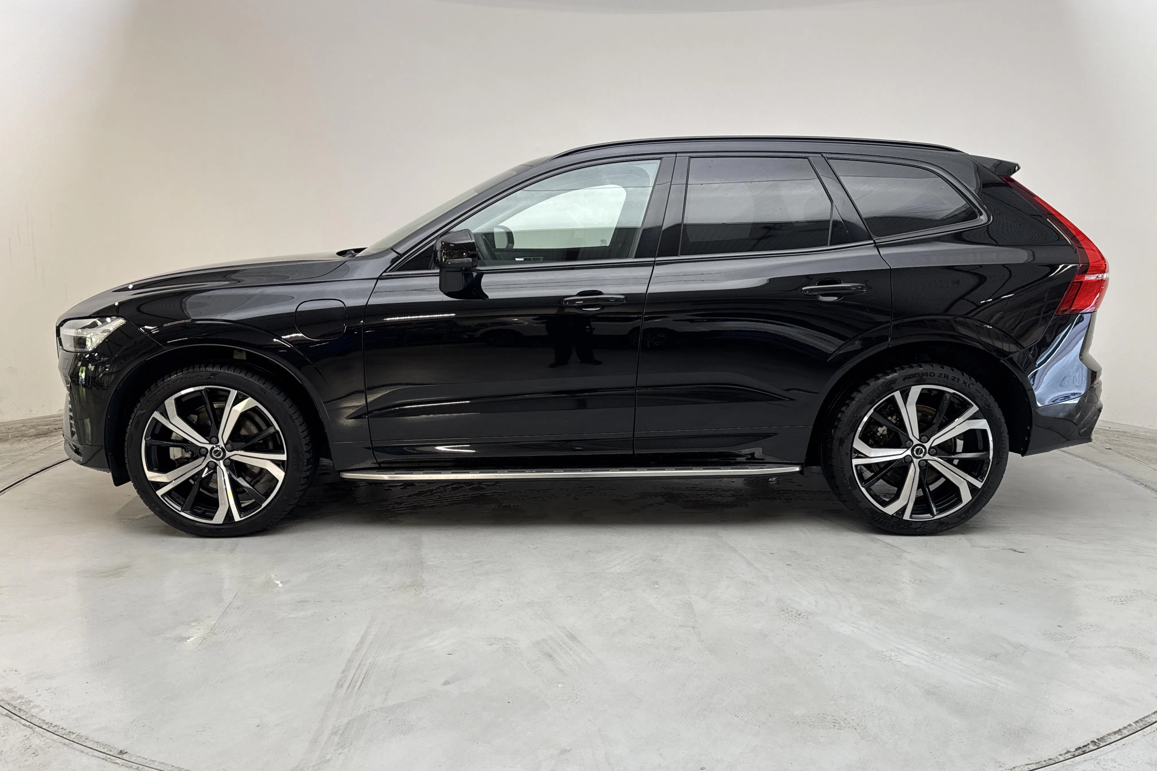 Presentation photo 2 of 19: Volvo XC60 T6 AWD Recharge (350hk) - 61 590 km - Automatic - black - 2024