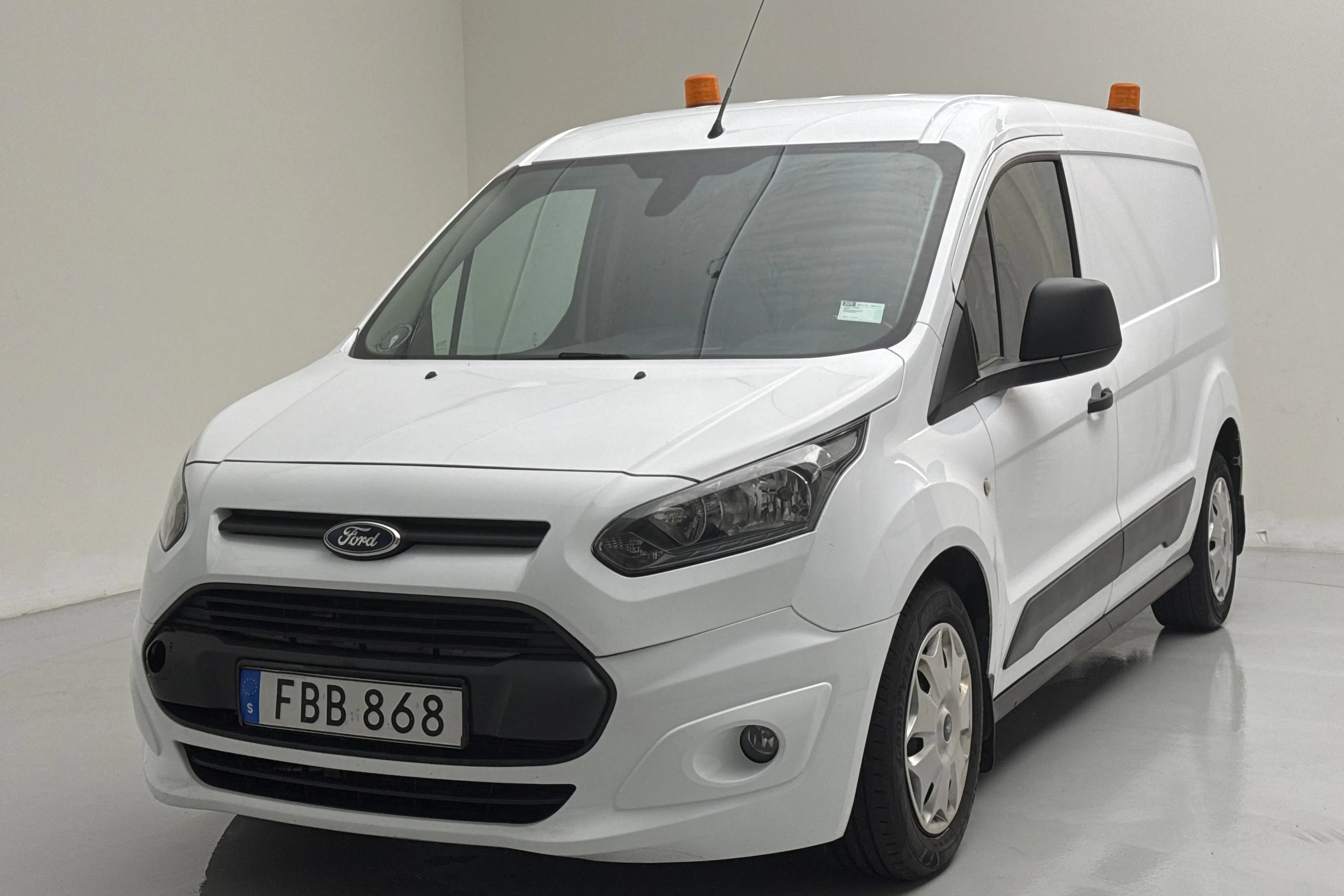 Presentationsfoto 1 av 14: Ford Transit Connect 1.6 TDCi (95hk) - 12 144 mil - Manuell - vit - 2015
