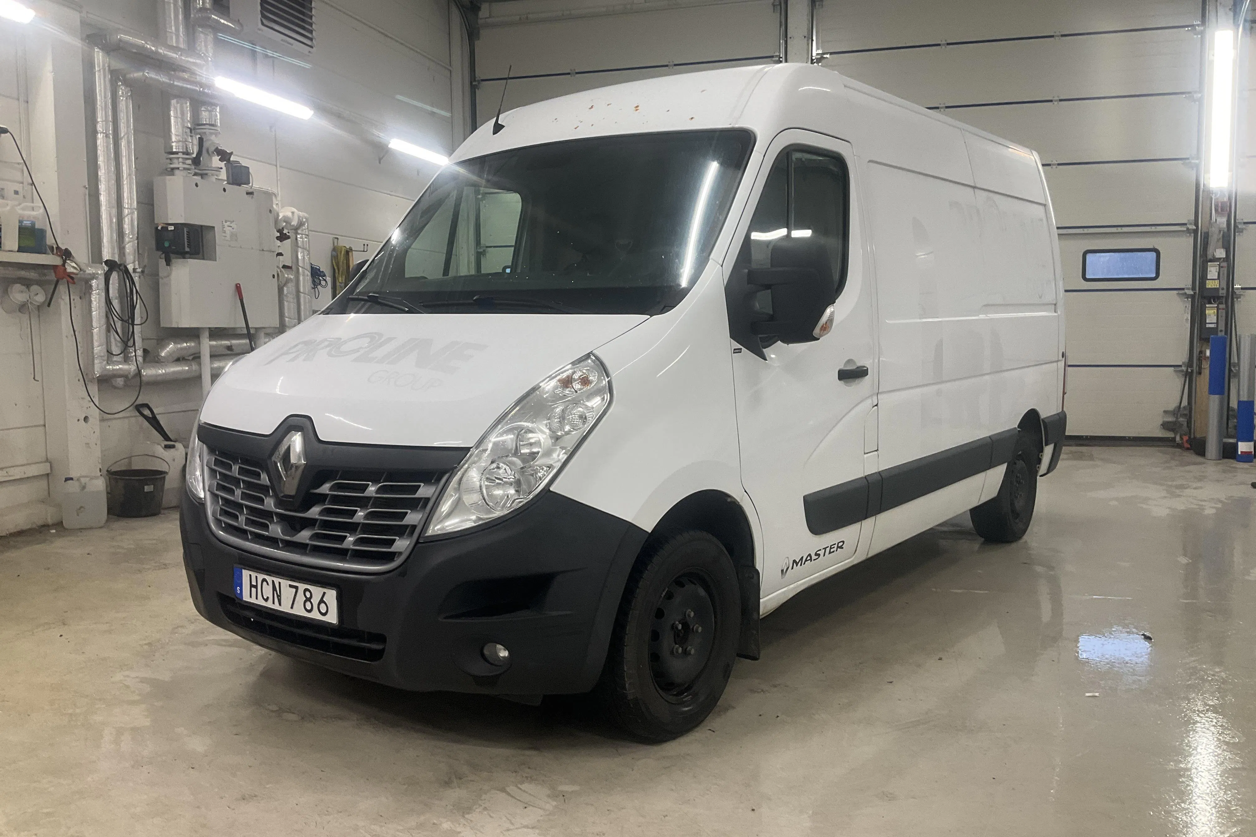Presentation photo 1 of 20: Renault Master 2.3 dCi FAP 2WD (170hk) - 118 890 km - Manual - white - 2019