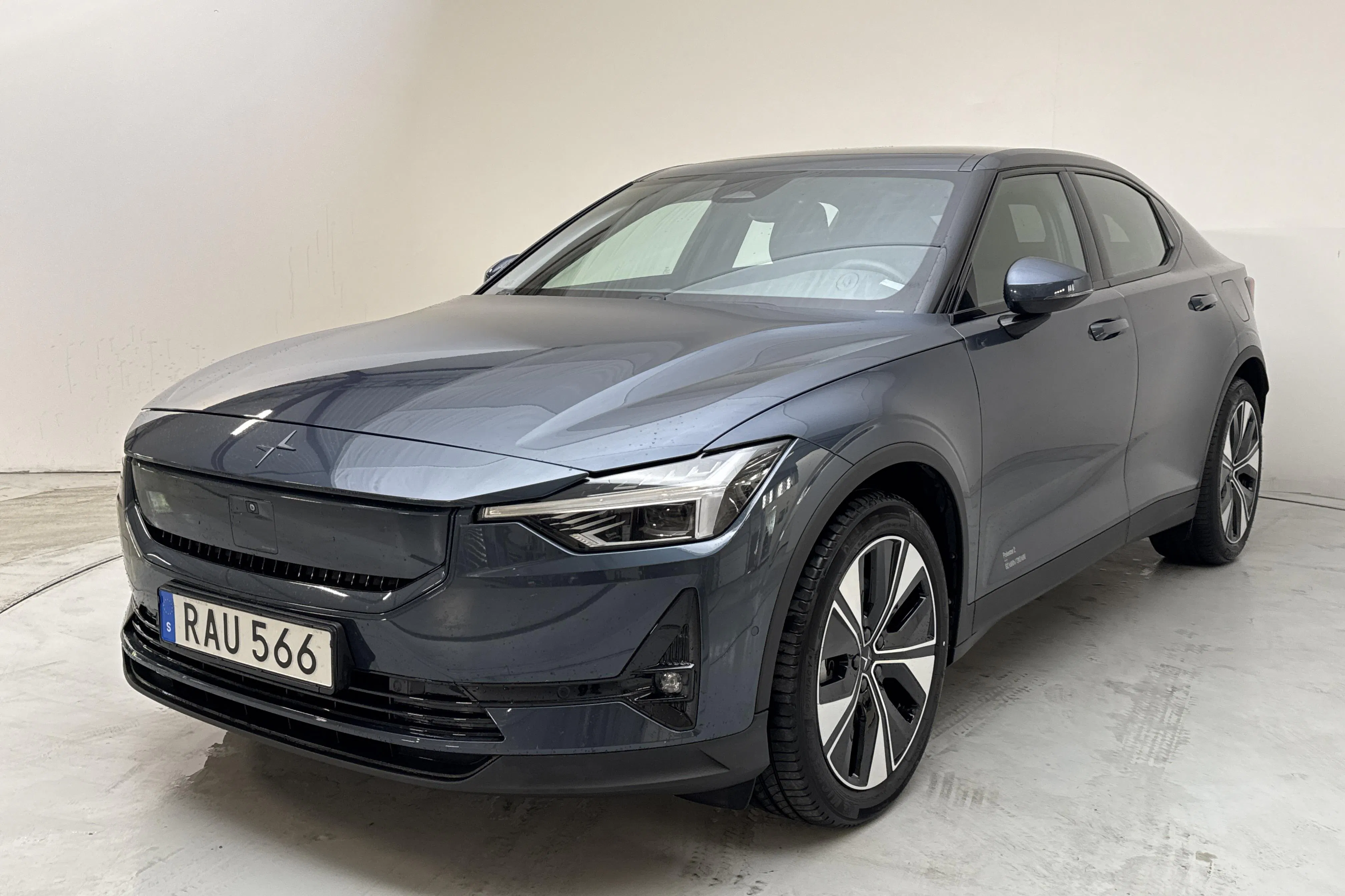 Presentationsfoto 1 av 19: Polestar 2 Long range Dual motor (415hk) - 5 160 mil - Automat - Mörkblå - 2024