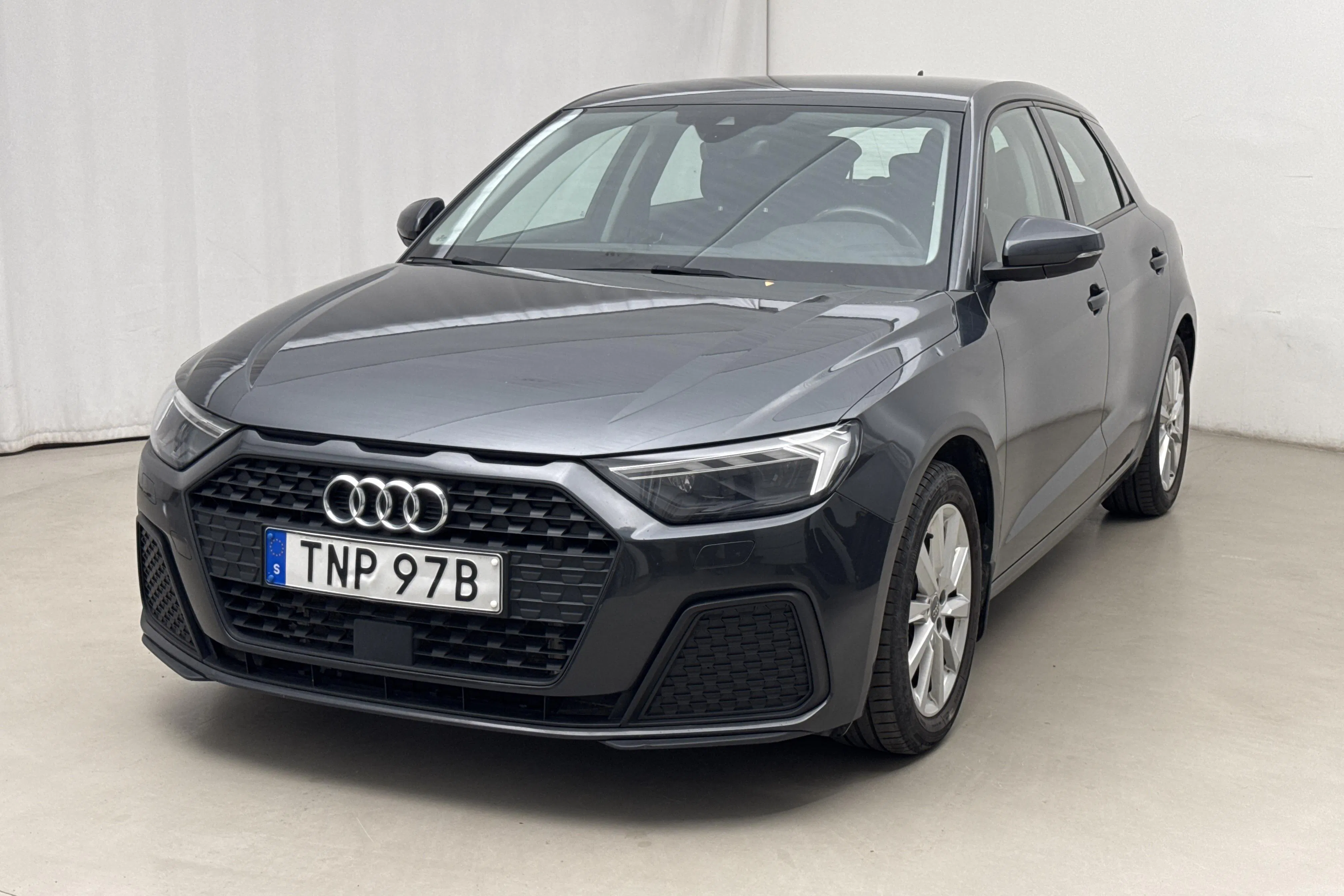 Presentation photo 1 of 15: Audi A1 Sportback 30 TFSI (116hk) - 99 960 km - Automatic - gray - 2020