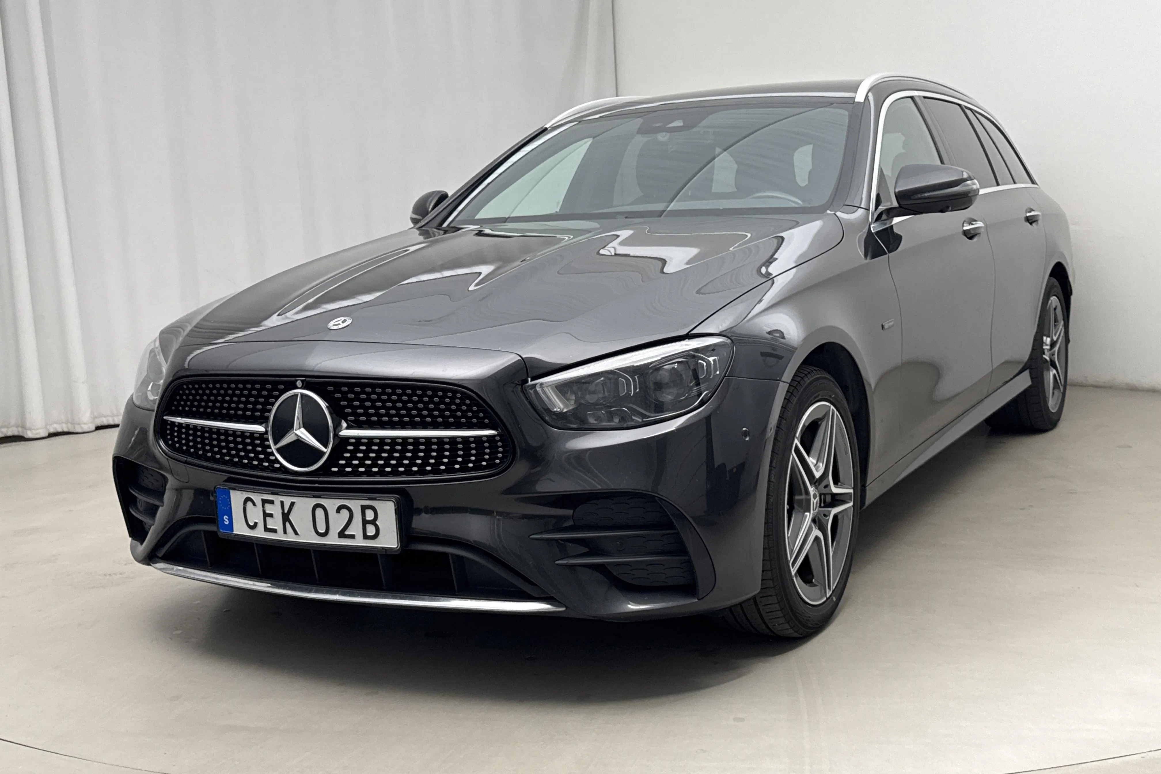 Presentationsfoto 1 av 19: Mercedes E 300 de Kombi S213 (316hk) - 15 153 mil - Automat - grå - 2021