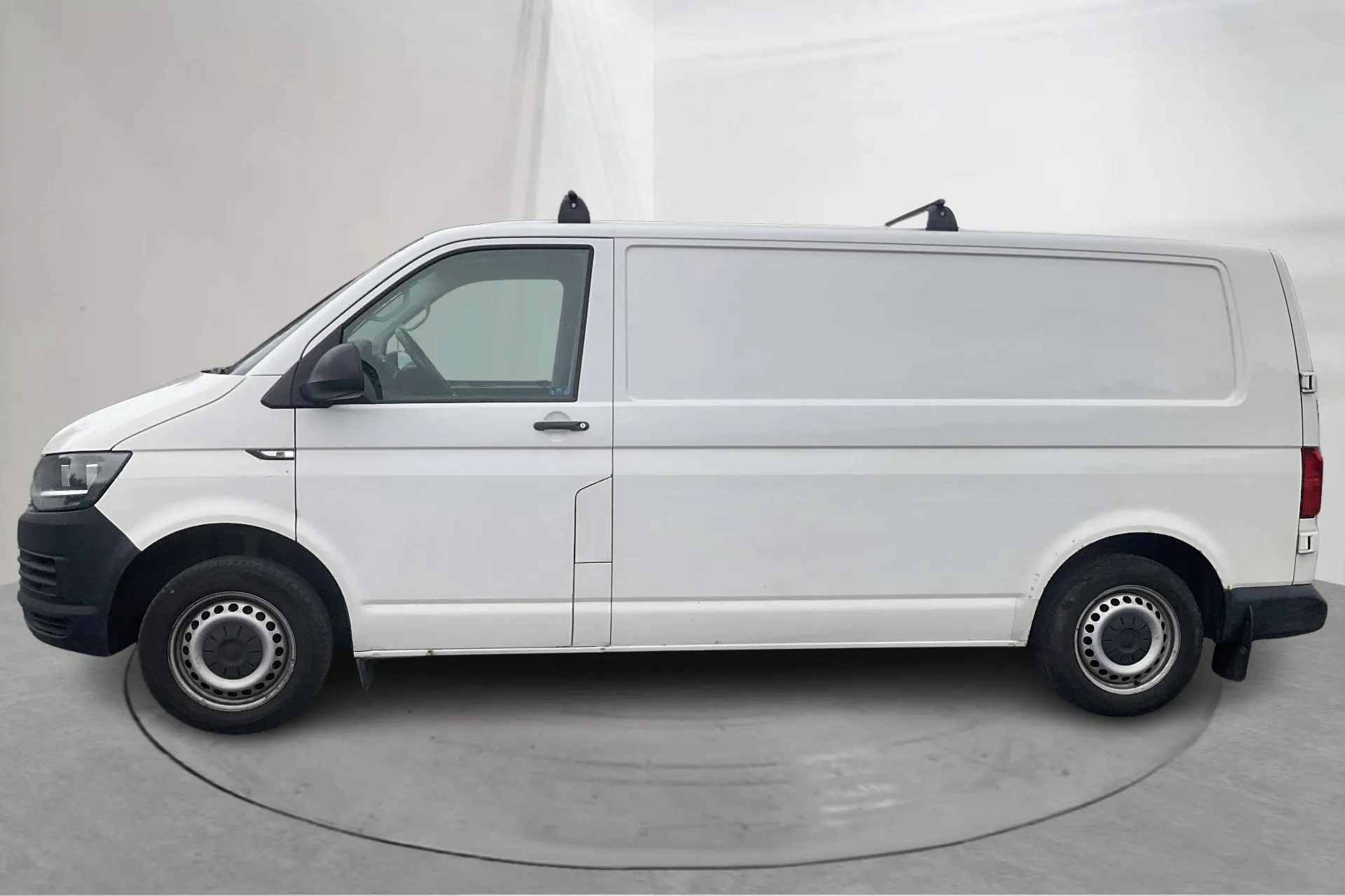 Presentation photo 2 of 11: VW Transporter T6 2.0 TDI BMT Skåp (102hk) - 192 370 km - Manual - white - 2018