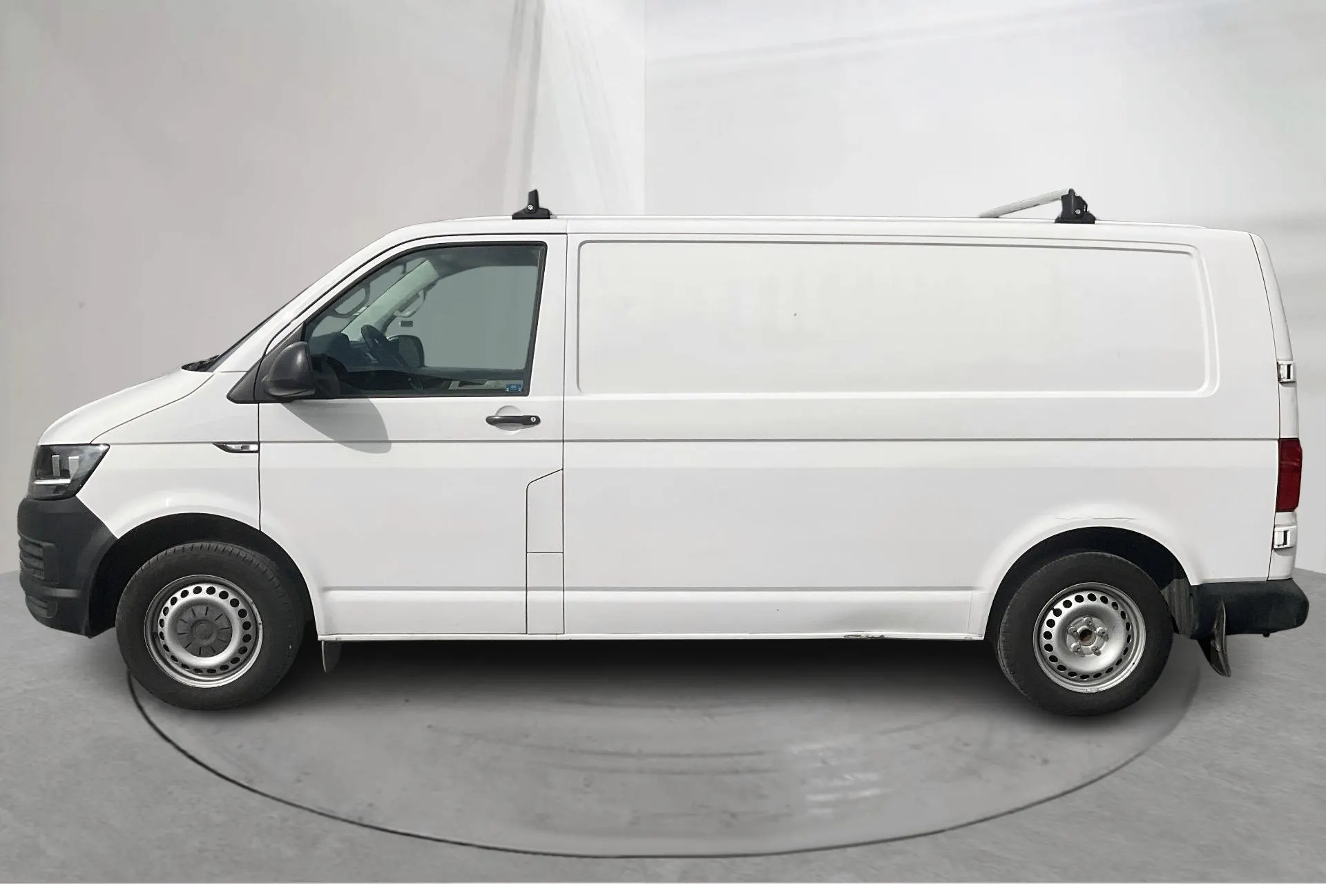 Presentation photo 2 of 11: VW Transporter T6 2.0 TDI BMT Skåp (102hk) - 133 660 km - Manual - white - 2018