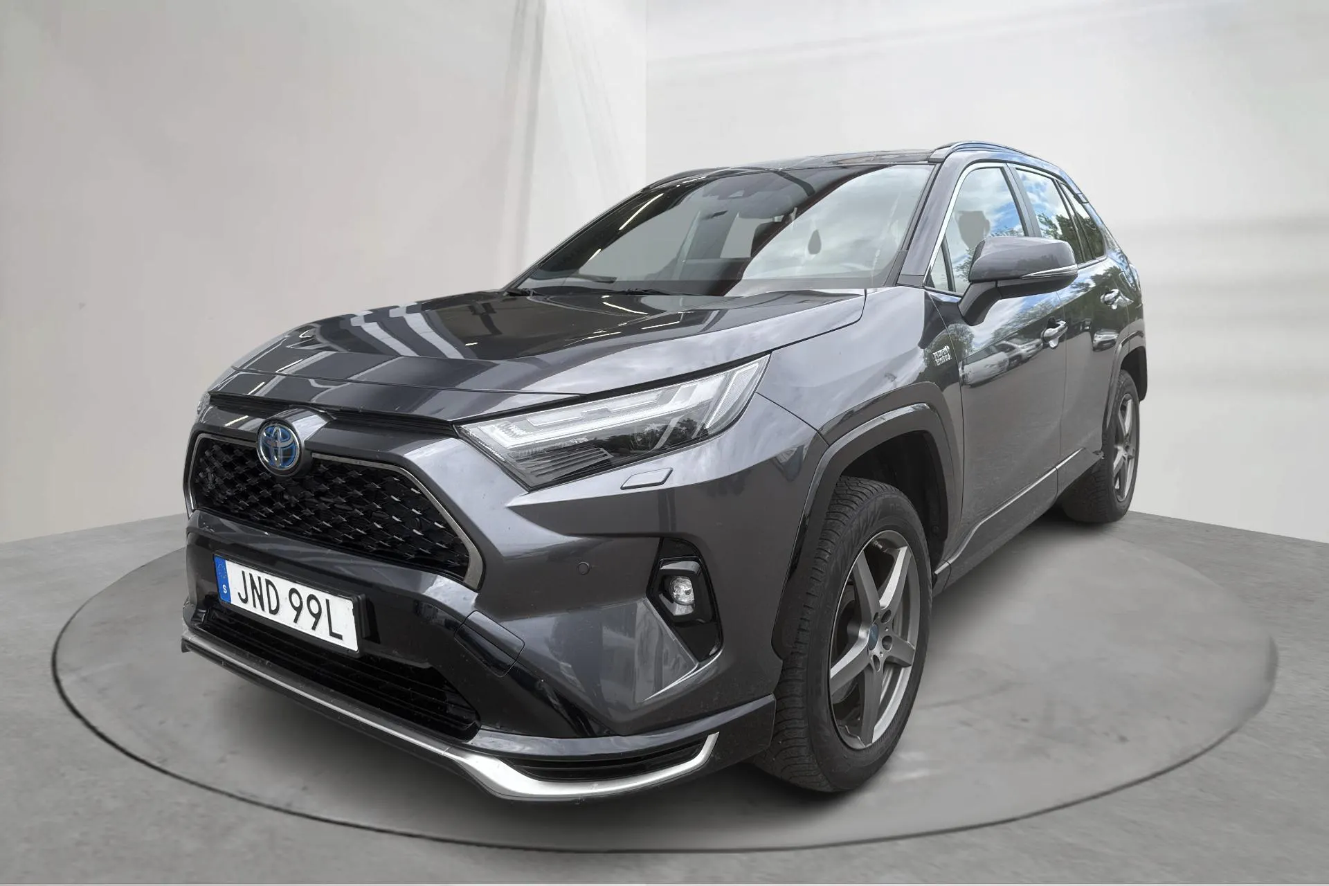 Presentation photo 1 of 16: Toyota RAV4 2.5 Plug-in Hybrid AWDi (306hk) - 70 230 km - Automatic - dark grey - 2023