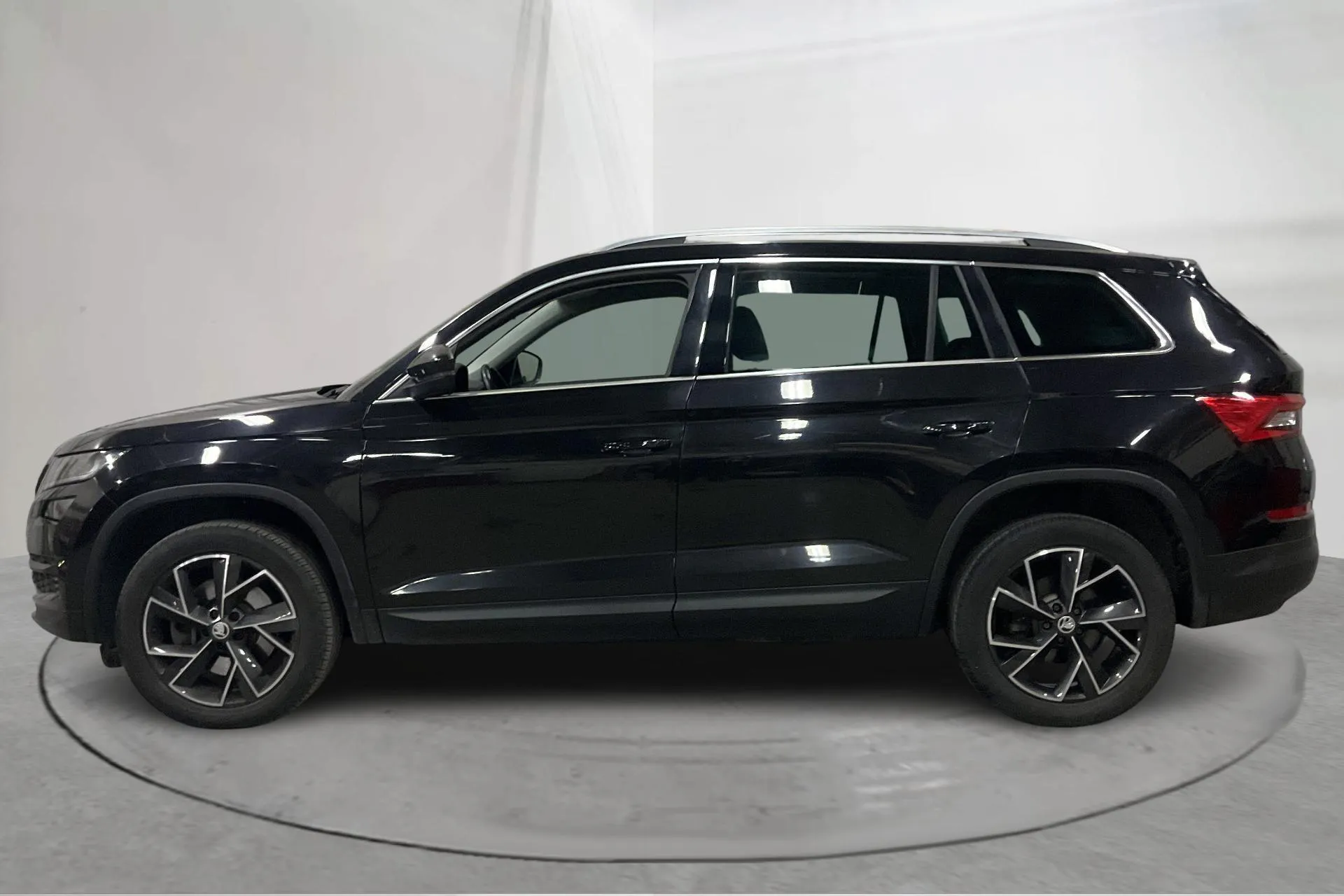 Presentationsfoto 2 av 19: Skoda Kodiaq 2.0 TDI 4X4 (190hk) - 12 833 mil - Automat - svart - 2019