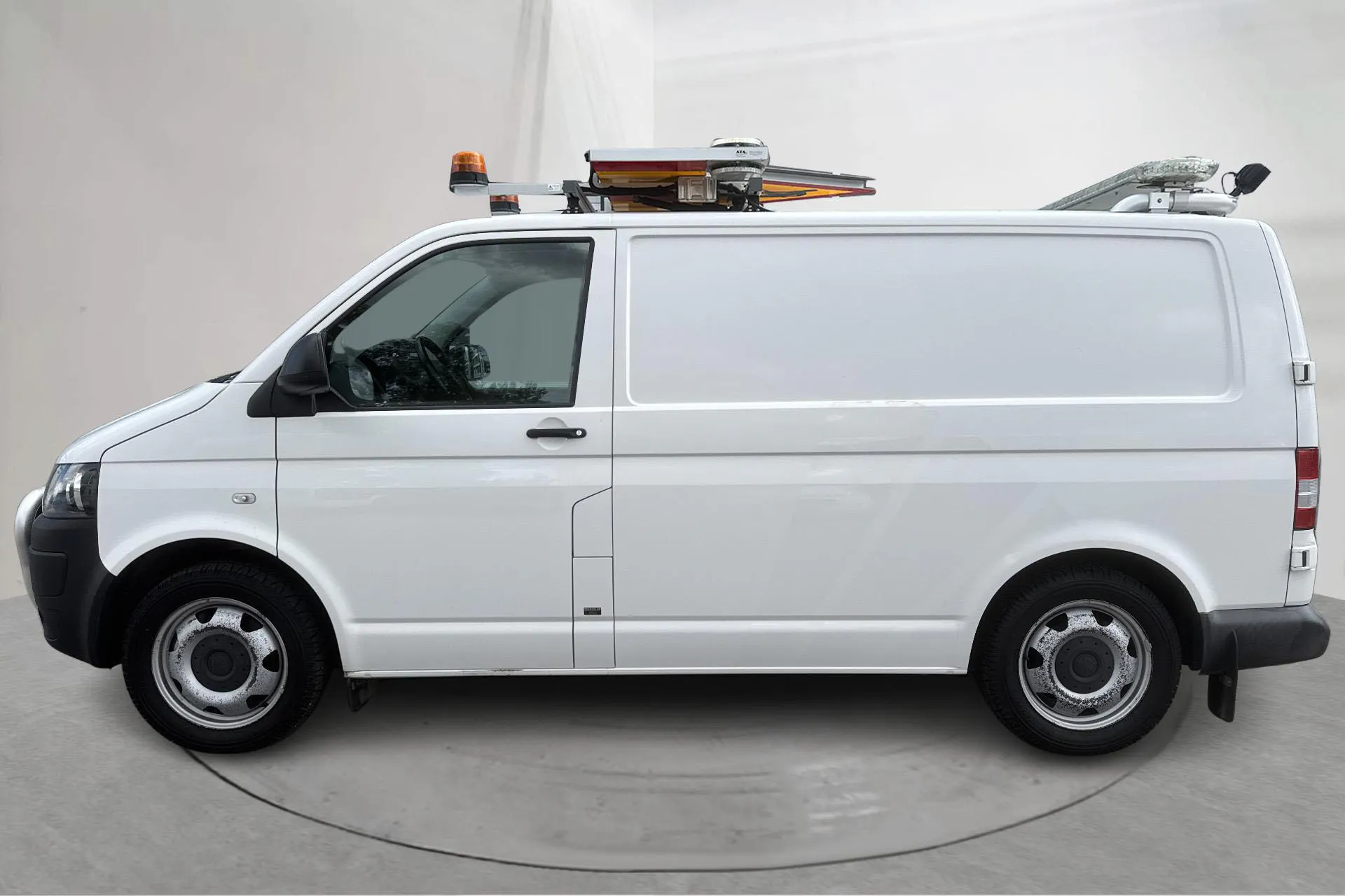 Presentation photo 2 of 26: VW Transporter T5 2.0 TDI 4MOTION (180hk) - 124 280 km - Automatic - white - 2015