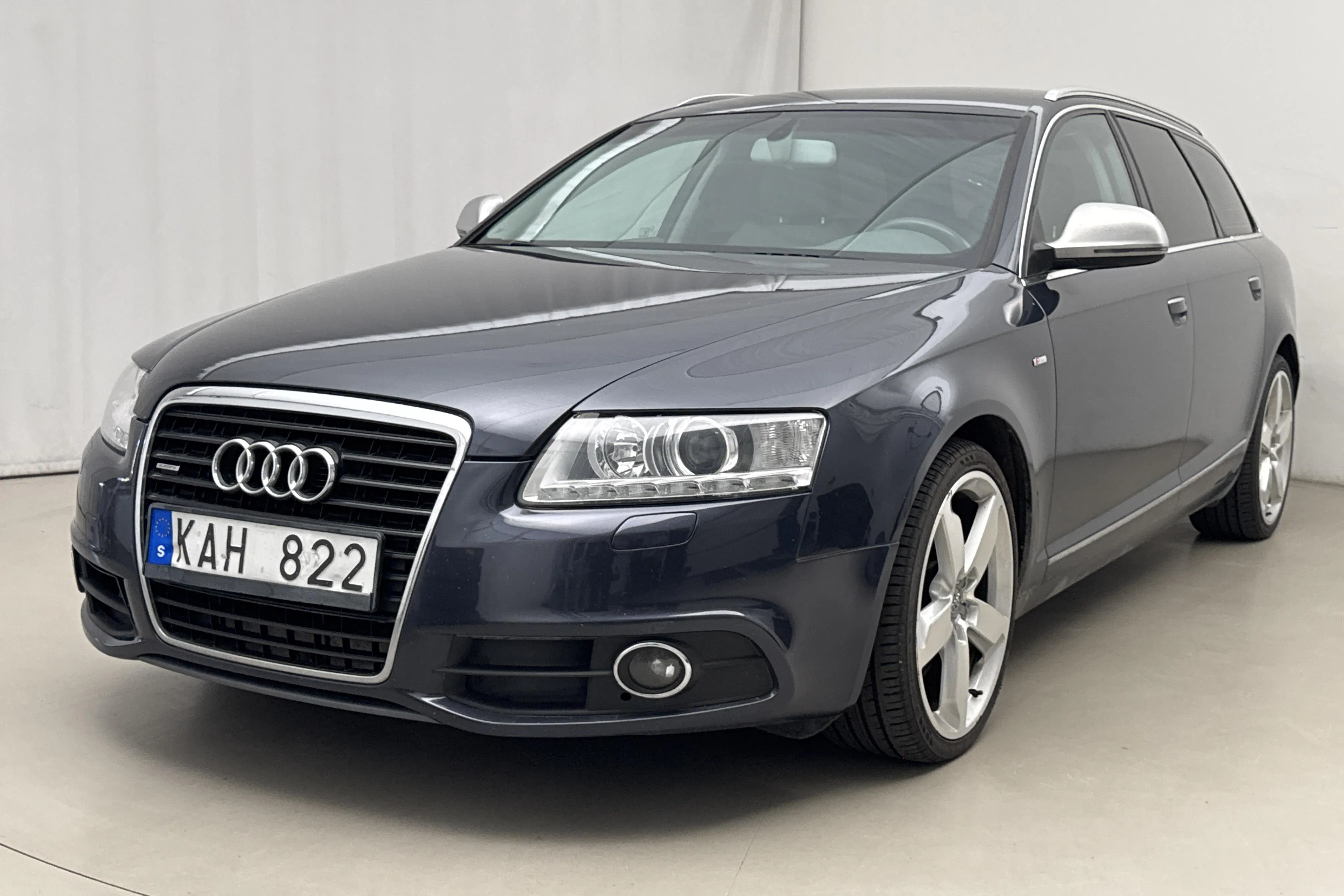 Presentationsfoto 1 av 15: Audi A6 3.0 TDI Avant quattro (240hk) - 22 812 mil - Automat - blå - 2010
