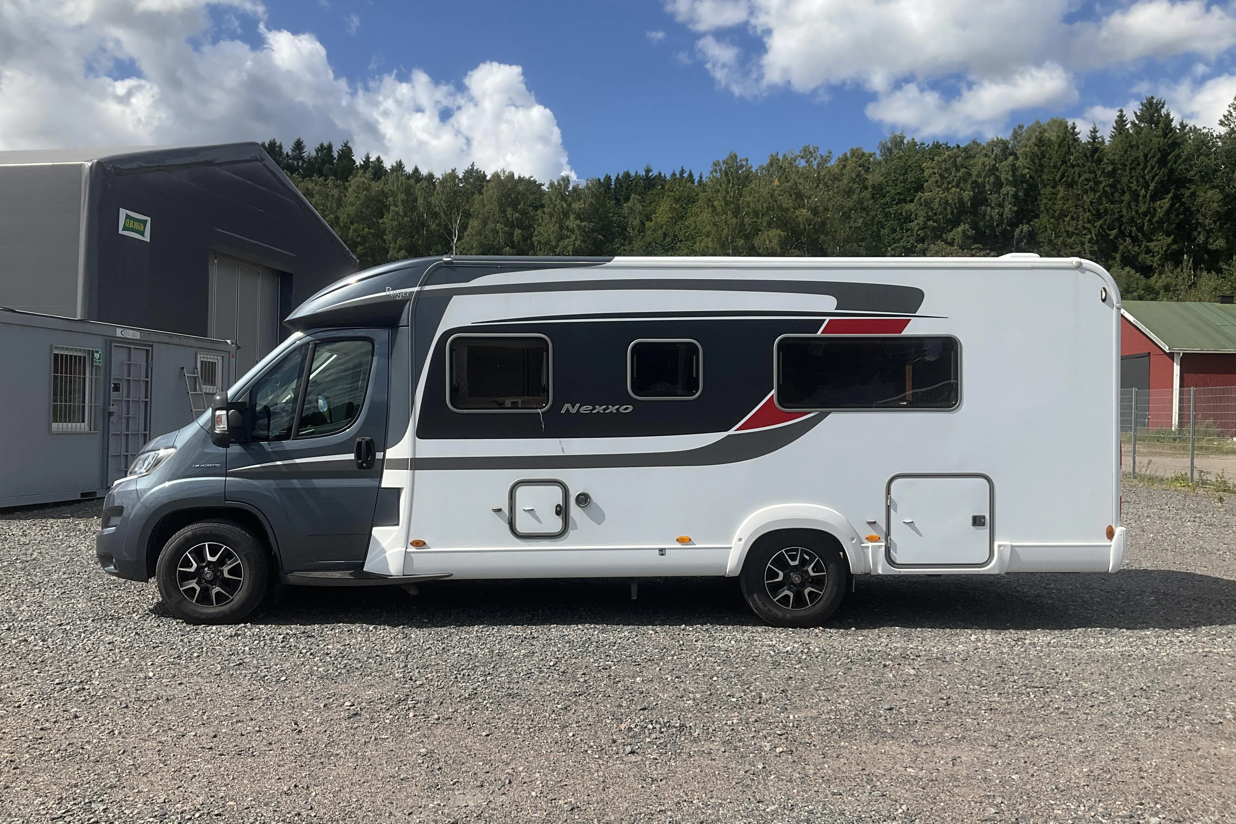 Presentation photo 2 of 31: FIAT burstner Nexxo t 720 made for Sweden Husbil - 30 600 km - Manual - 2016