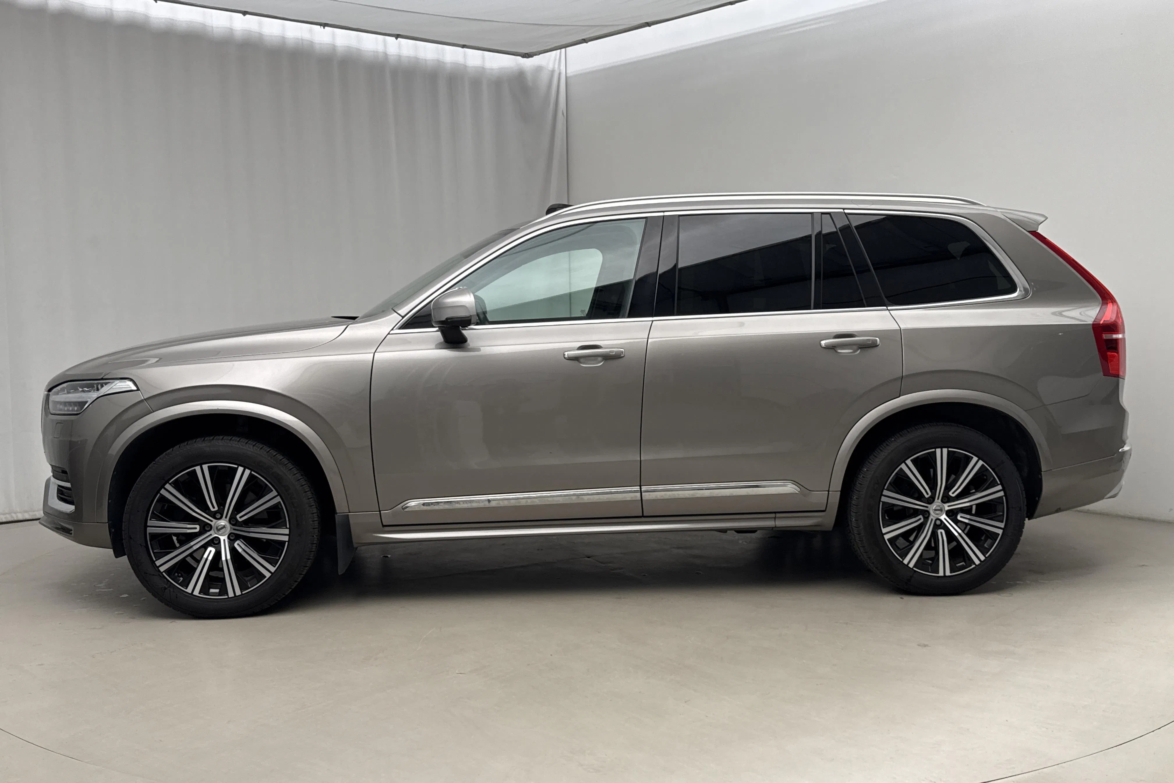 Presentation photo 2 of 29: Volvo XC90 B5 Mildhybrid, Diesel AWD (235hk) - 140 950 km - Automatic - gray - 2020