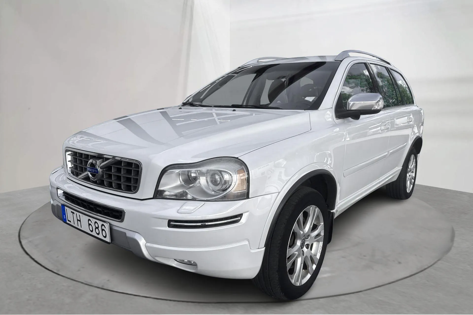 Presentationsfoto 1 av 17: Volvo XC90 D5 AWD (200hk) - 26 856 mil - Automat - vit - 2014