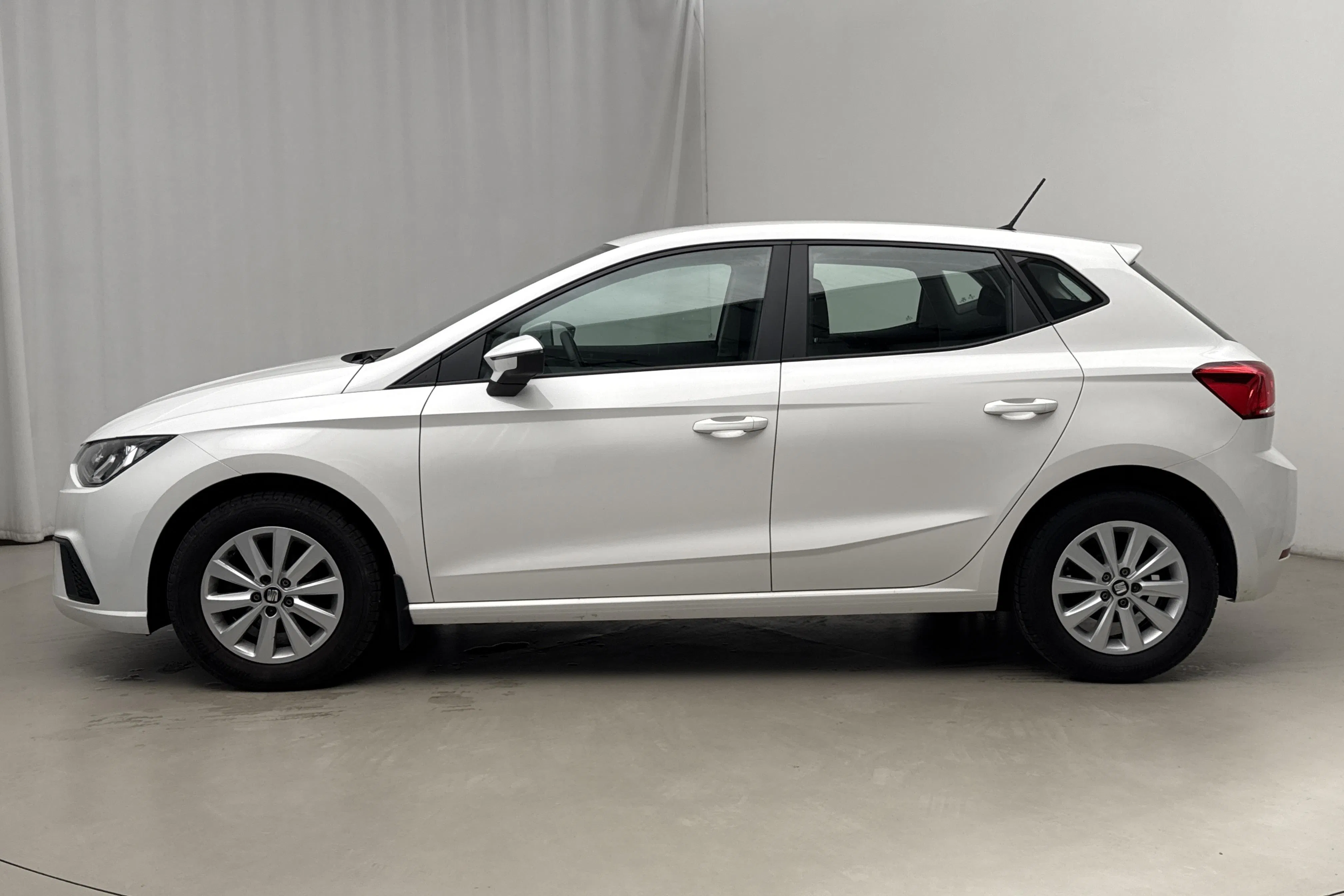 Presentation photo 2 of 14: Seat Ibiza 1.0 MPI 5dr (80hk) - 51 590 km - Manual - white - 2020