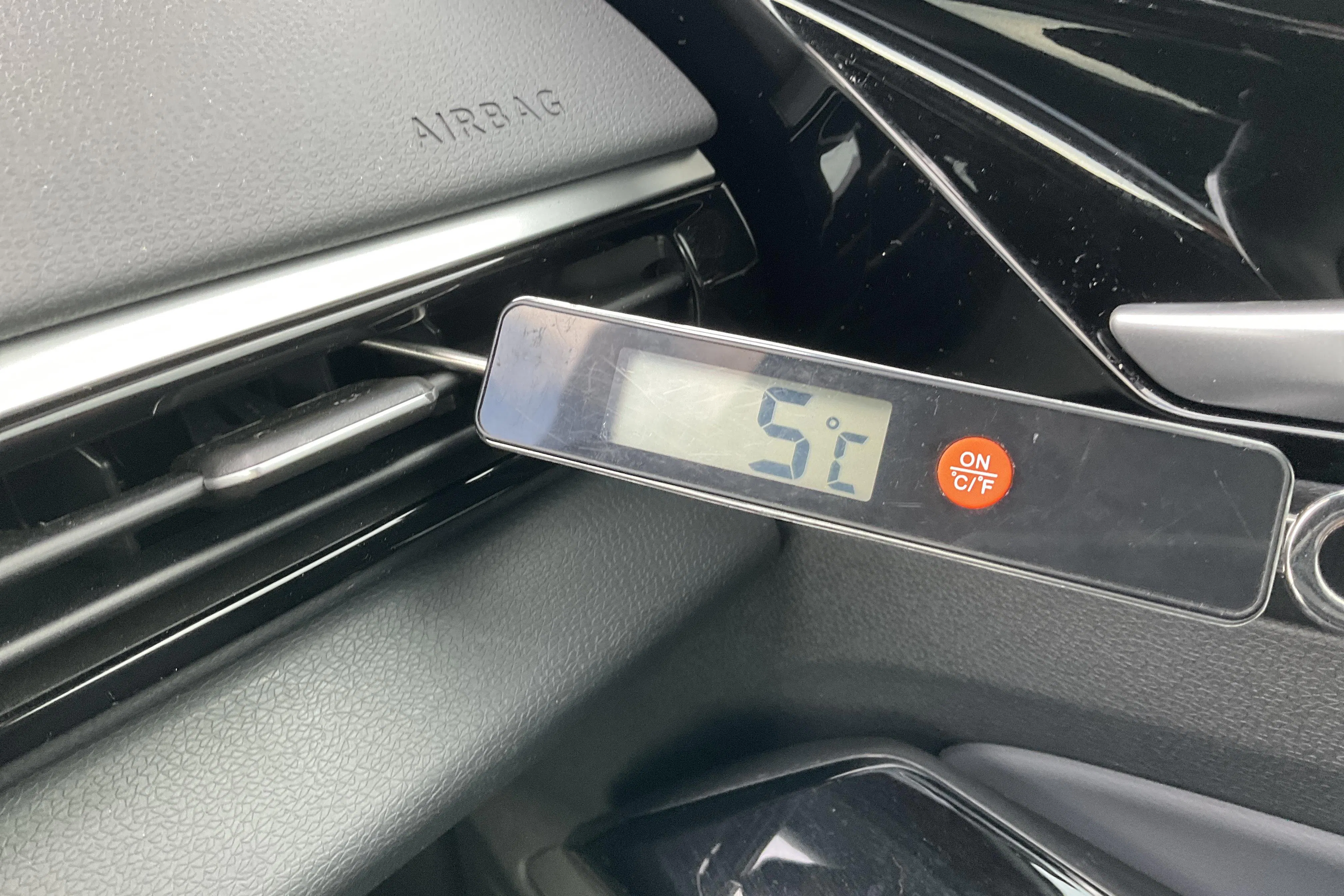 Presentationsfoto 22 av 22: VW ID.4 77kWh (204hk) - 5 084 mil - Automat - Mörkröd - 2024