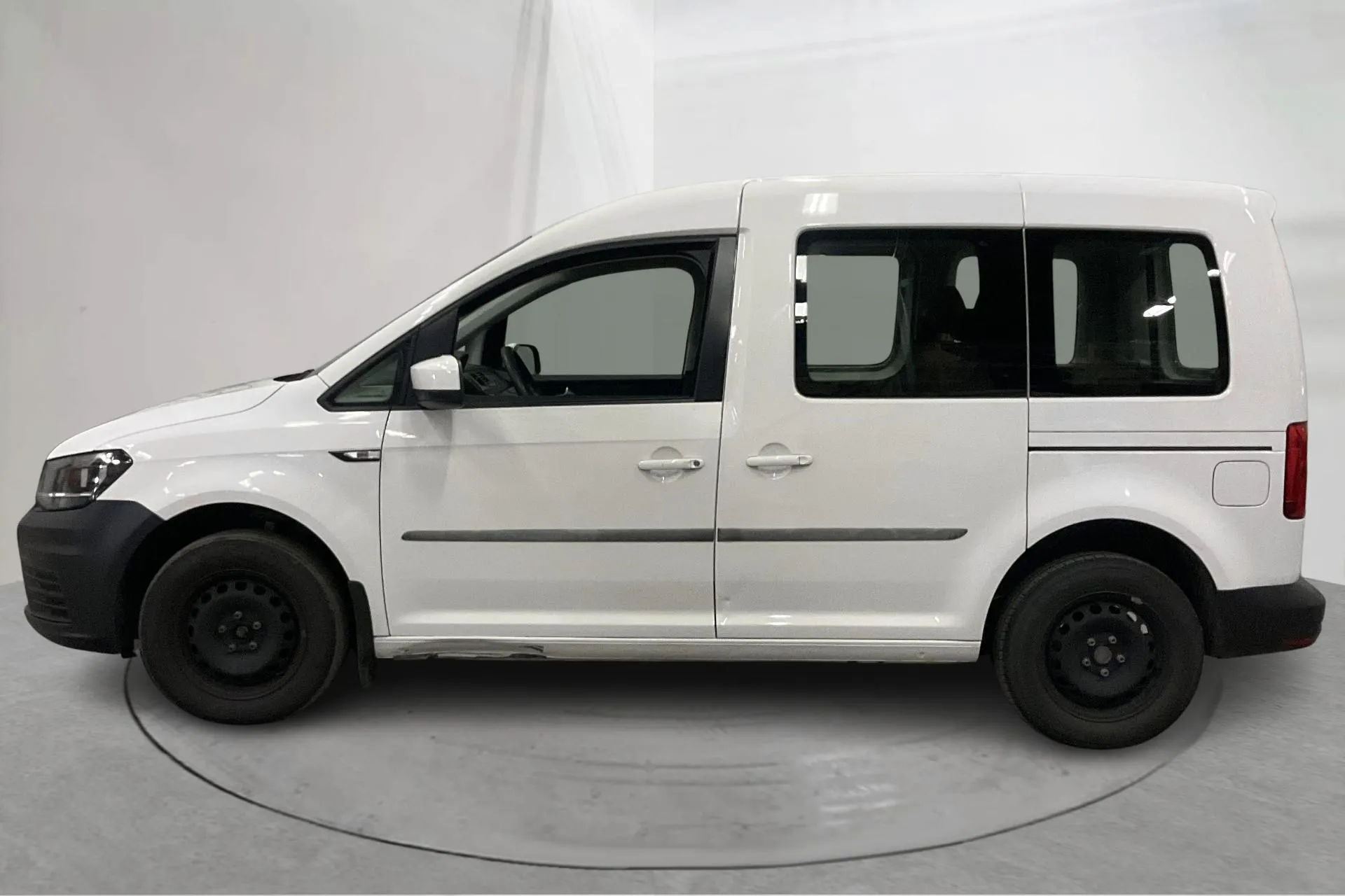 Presentationsfoto 2 av 16: VW Caddy Combi 2.0 TDI (102hk) - 8 272 mil - Manuell - vit - 2020