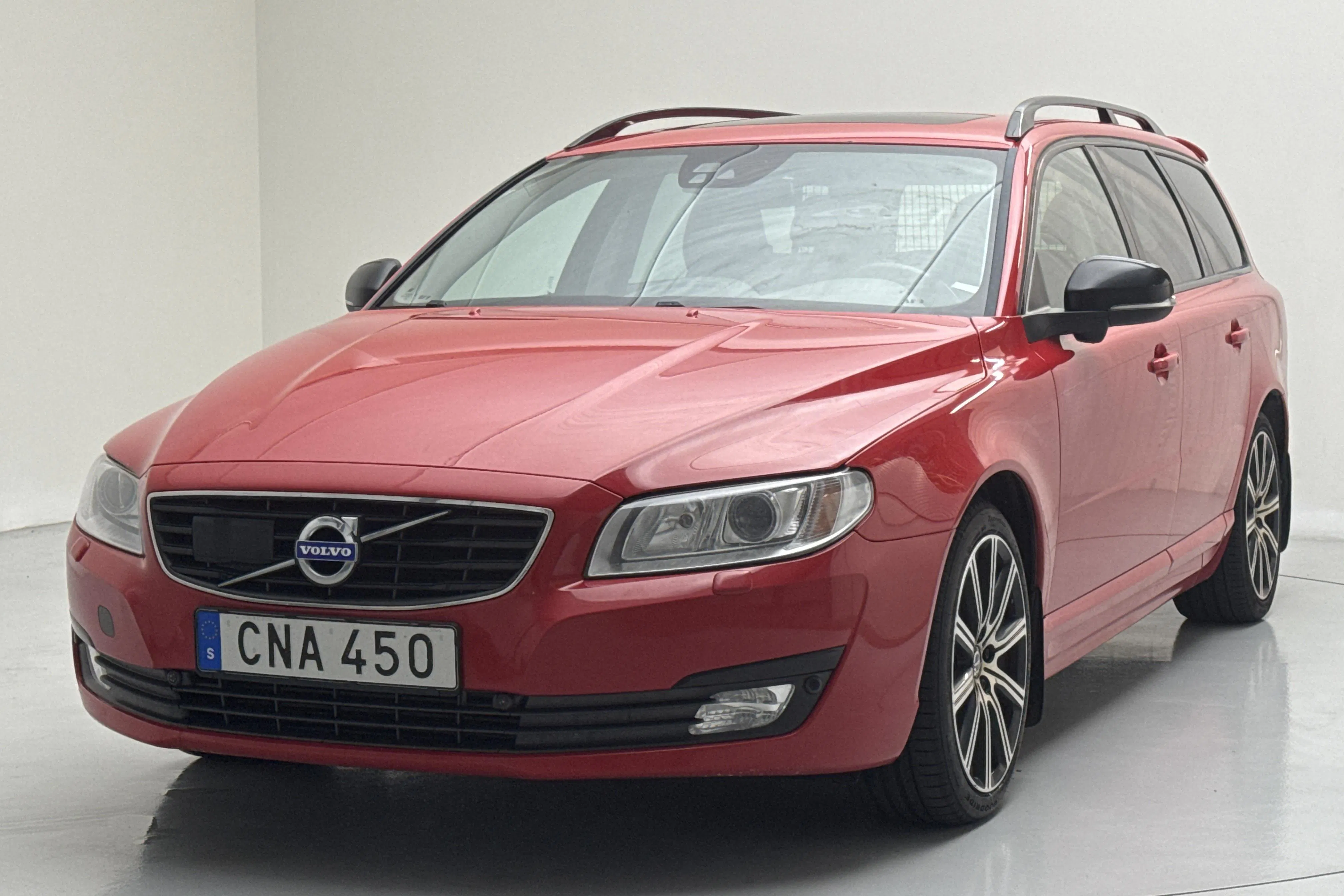 Presentation photo 1 of 16: Volvo V70 II D4 (181hk) - 281 390 km - Manual - red - 2016