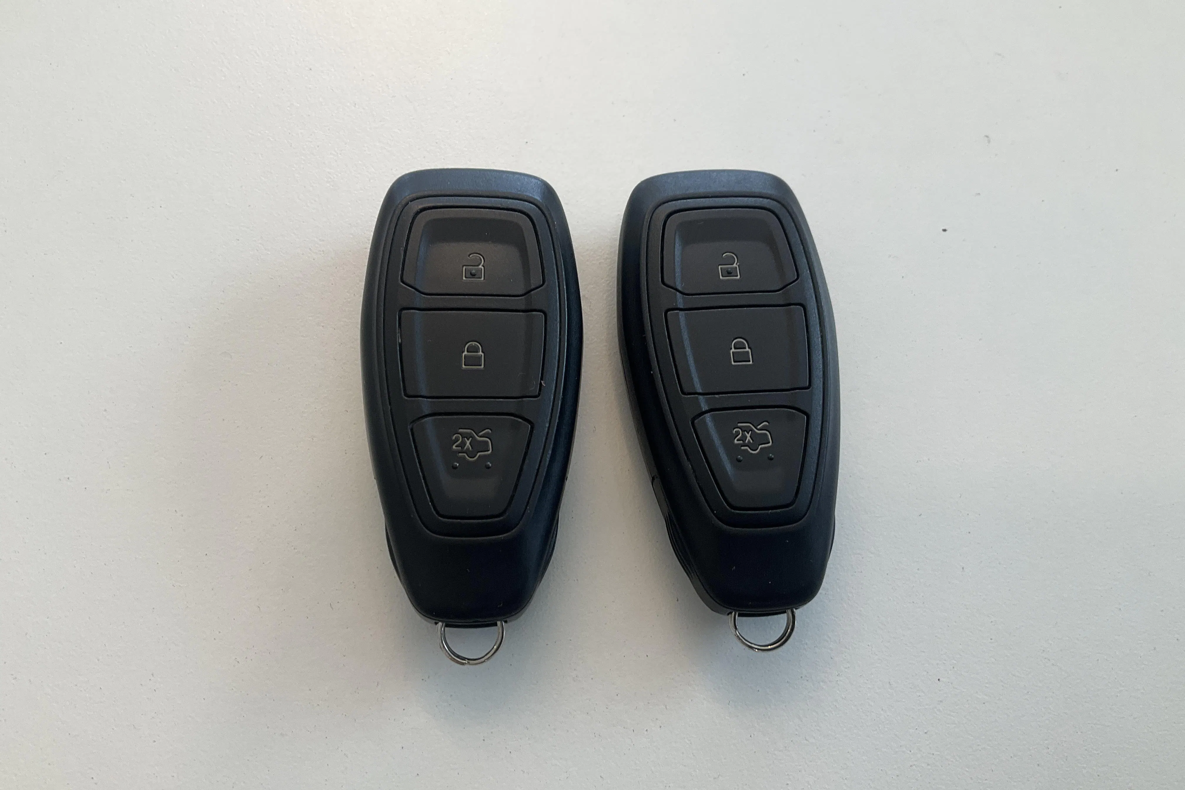 Presentationsfoto 17 av 17: Ford Kuga 2.0 TDCi AWD (150hk) - 19 914 mil - Automat - vit - 2016