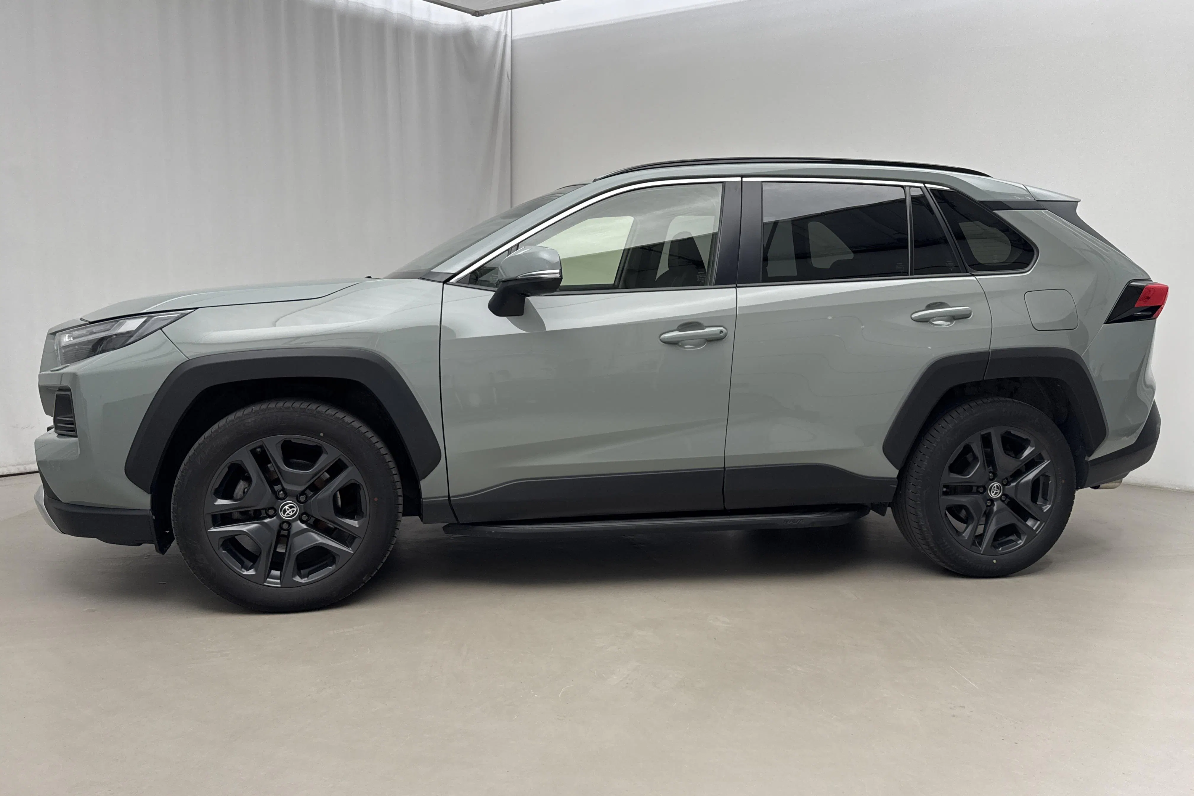 Presentation photo 2 of 18: Toyota RAV4 2.5 HSD AWD (222hk) - 89 500 km - Automatic - green - 2022