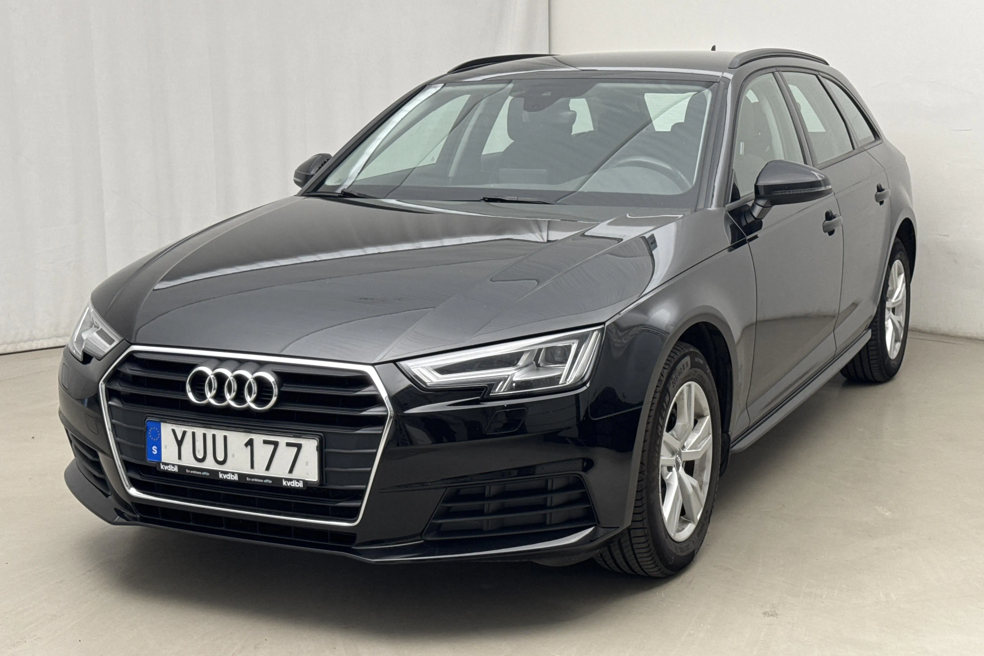 Presentationsfoto 1 av 14: Audi A4 2.0 TDI Avant (150hk) - 14 792 mil - Automat - svart - 2018