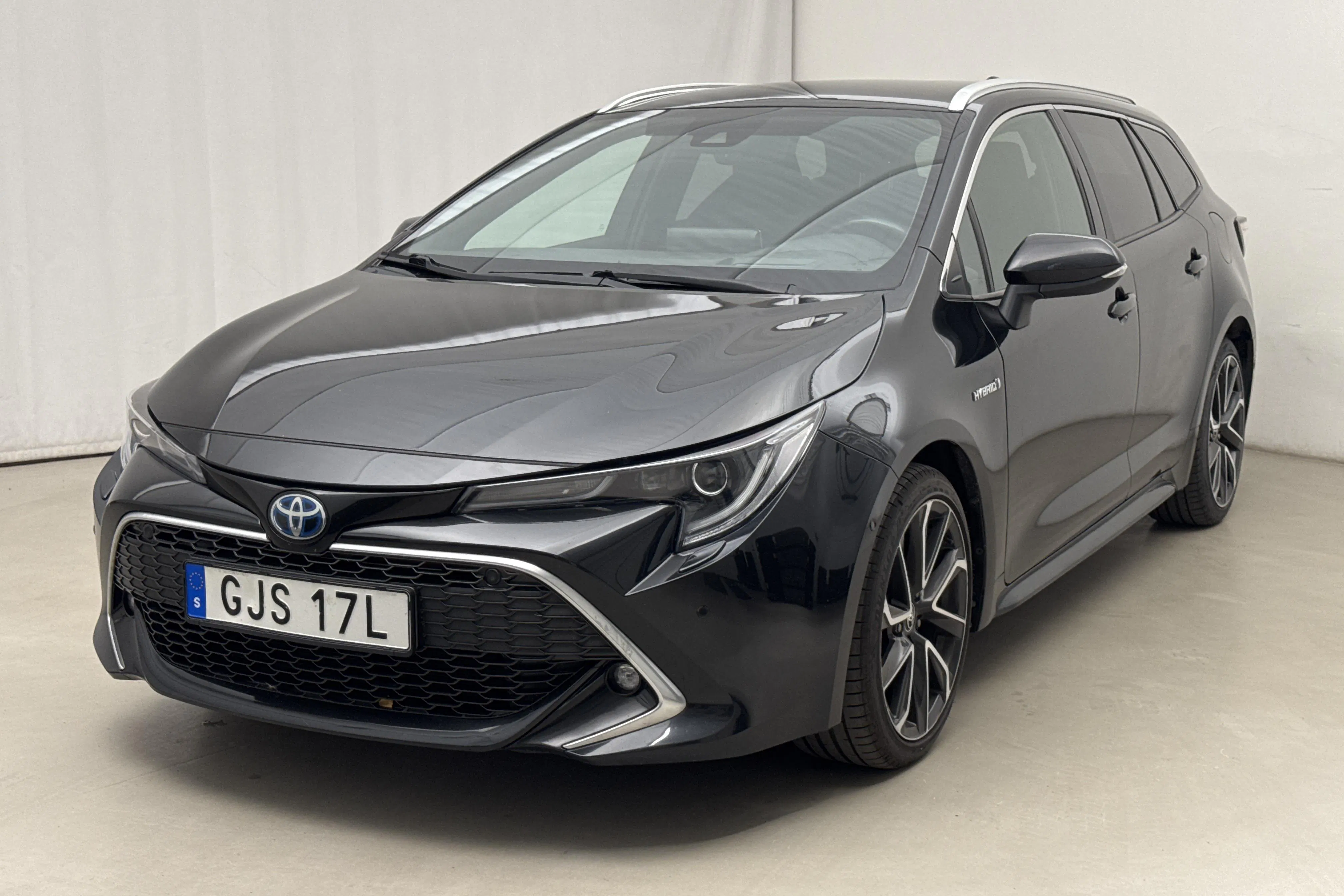 Presentation photo 1 of 16: Toyota Corolla 2.0 Hybrid Touring Sports (184hk) - 128 410 km - Automatic - black - 2020