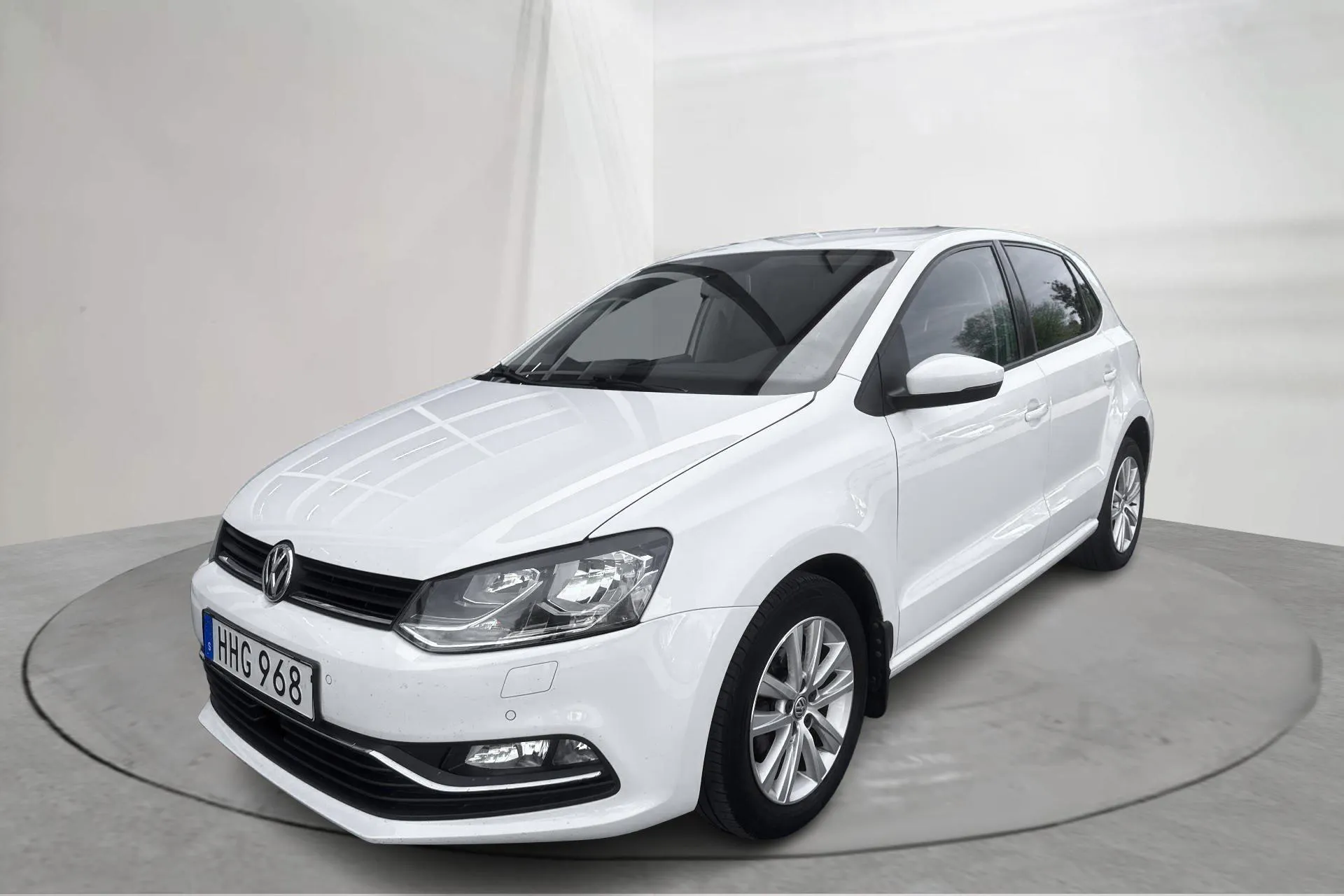 Presentationsfoto 1 av 14: VW Polo 1.2 TSI 5dr (90hk) - 8 784 mil - Manuell - vit - 2017