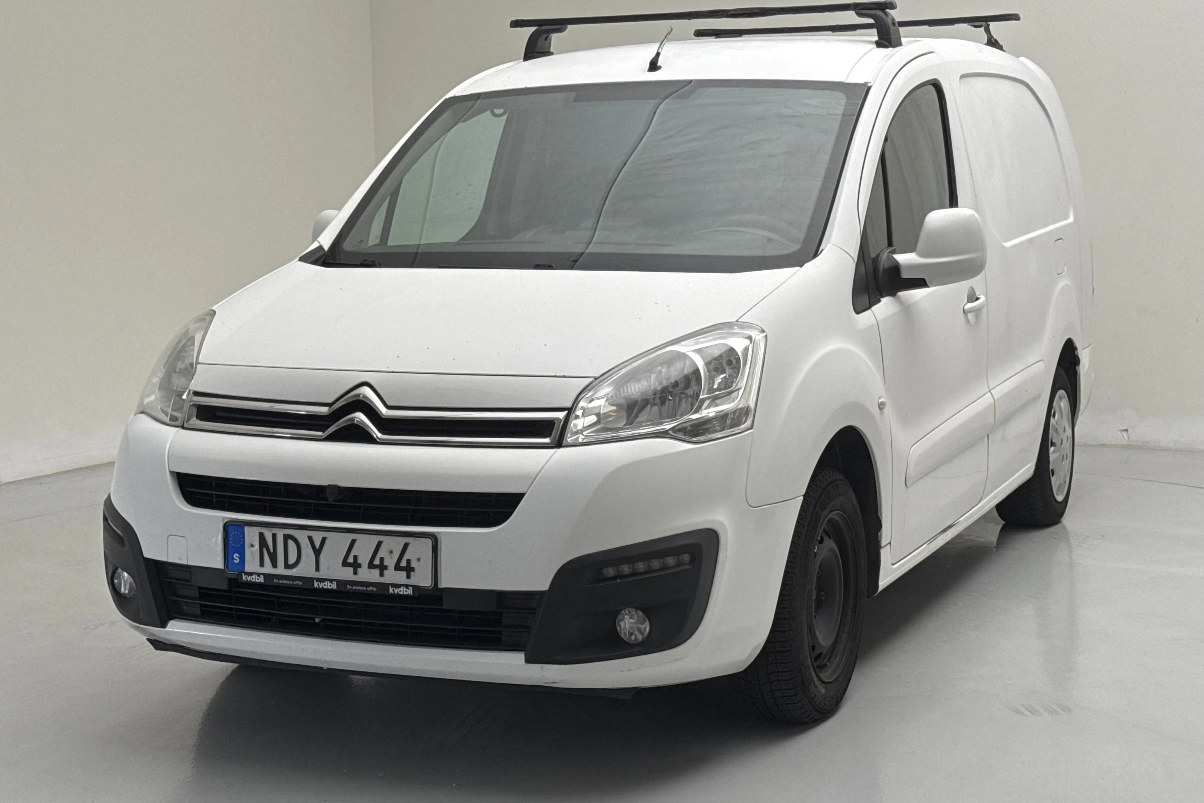 Presentationsfoto 1 av 12: Citroën Berlingo 1.6 BlueHDi Skåp (100hk) - 25 077 mil - Manuell - vit - 2016