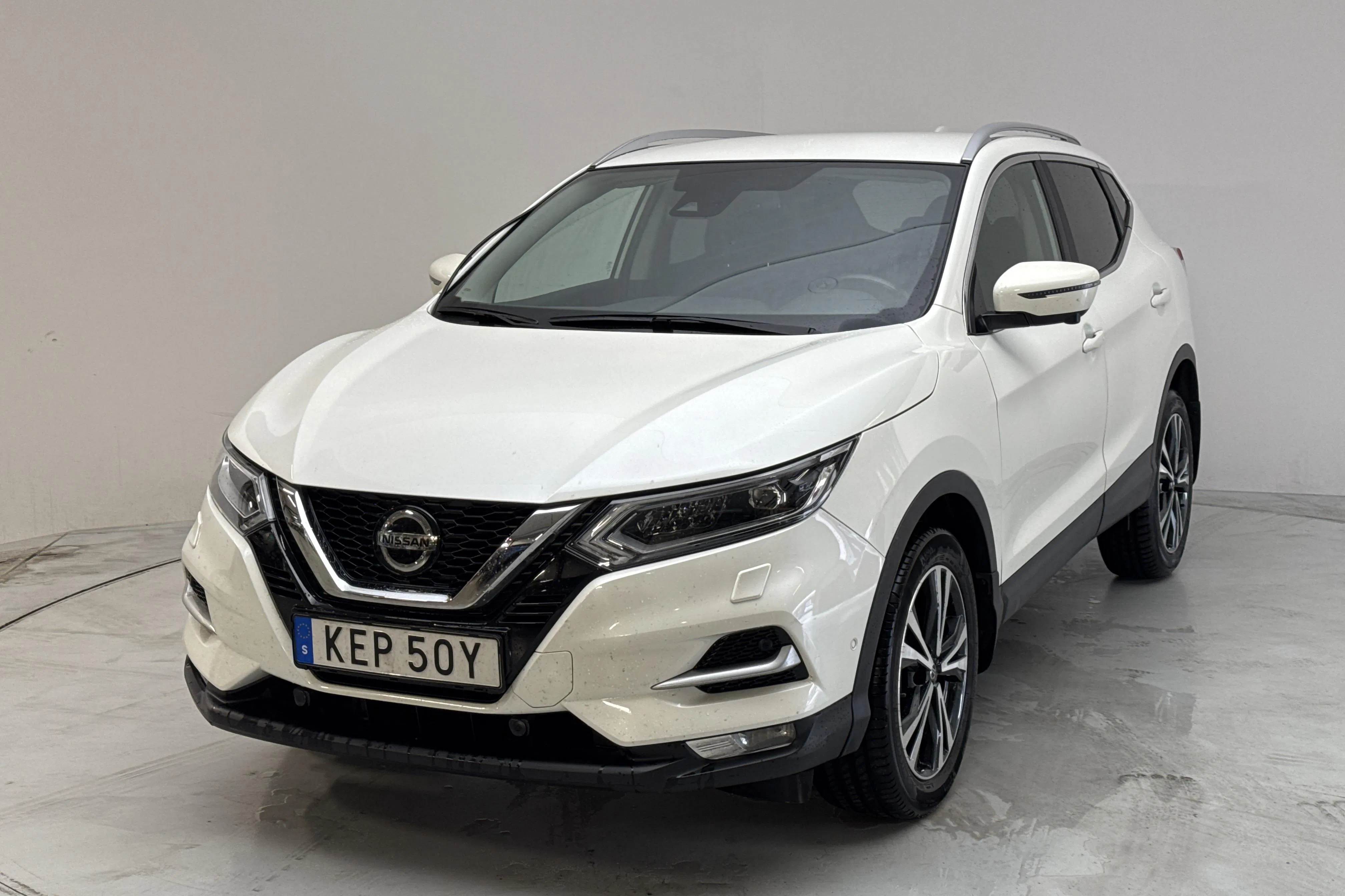 Presentationsfoto 1 av 14: Nissan Qashqai 1.3 DIG-T (160hk) - 7 112 mil - Automat - vit - 2021