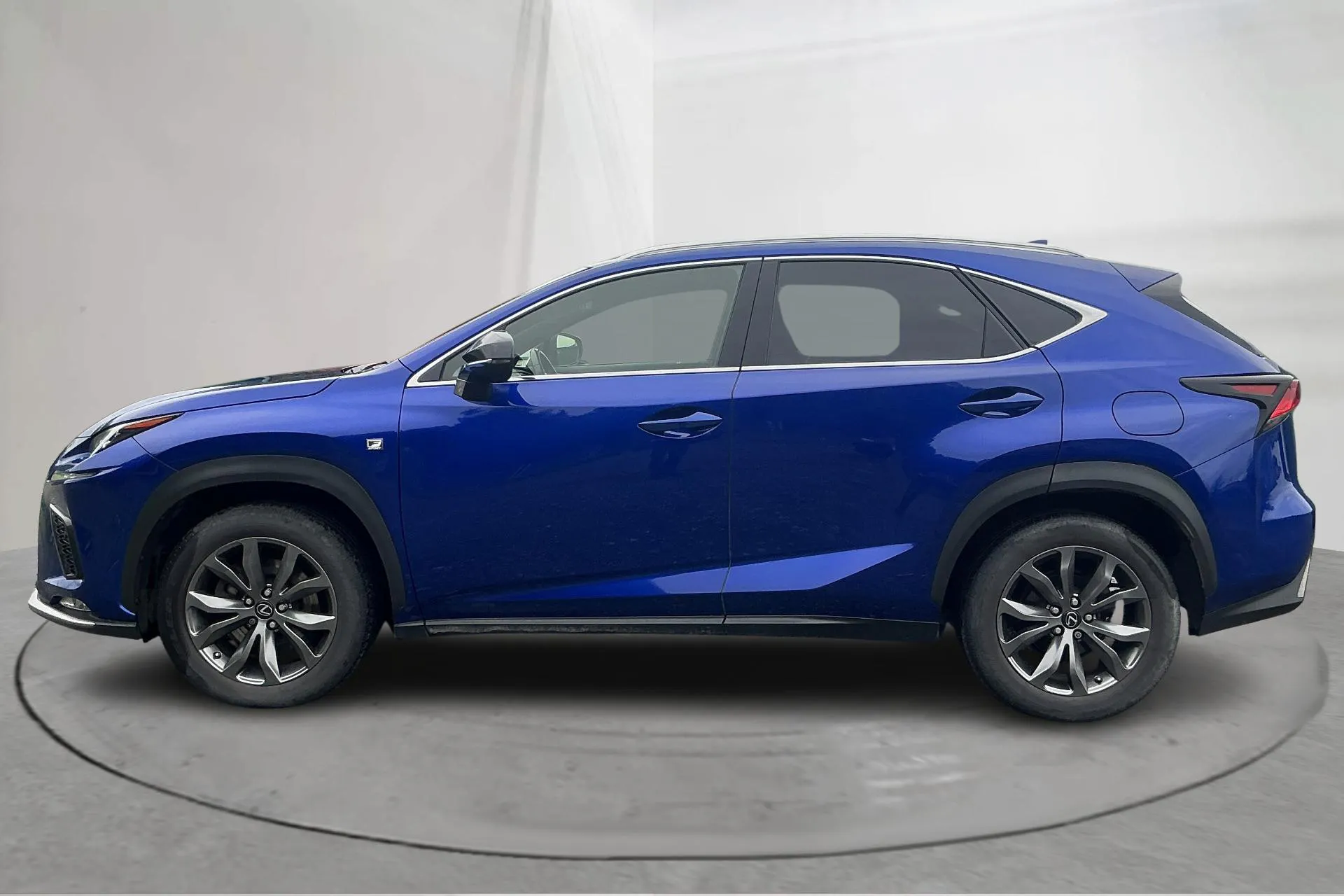 Presentation photo 2 of 16: Lexus NX 300h AWD (181hk) - 78 590 km - Automatic - blue - 2018
