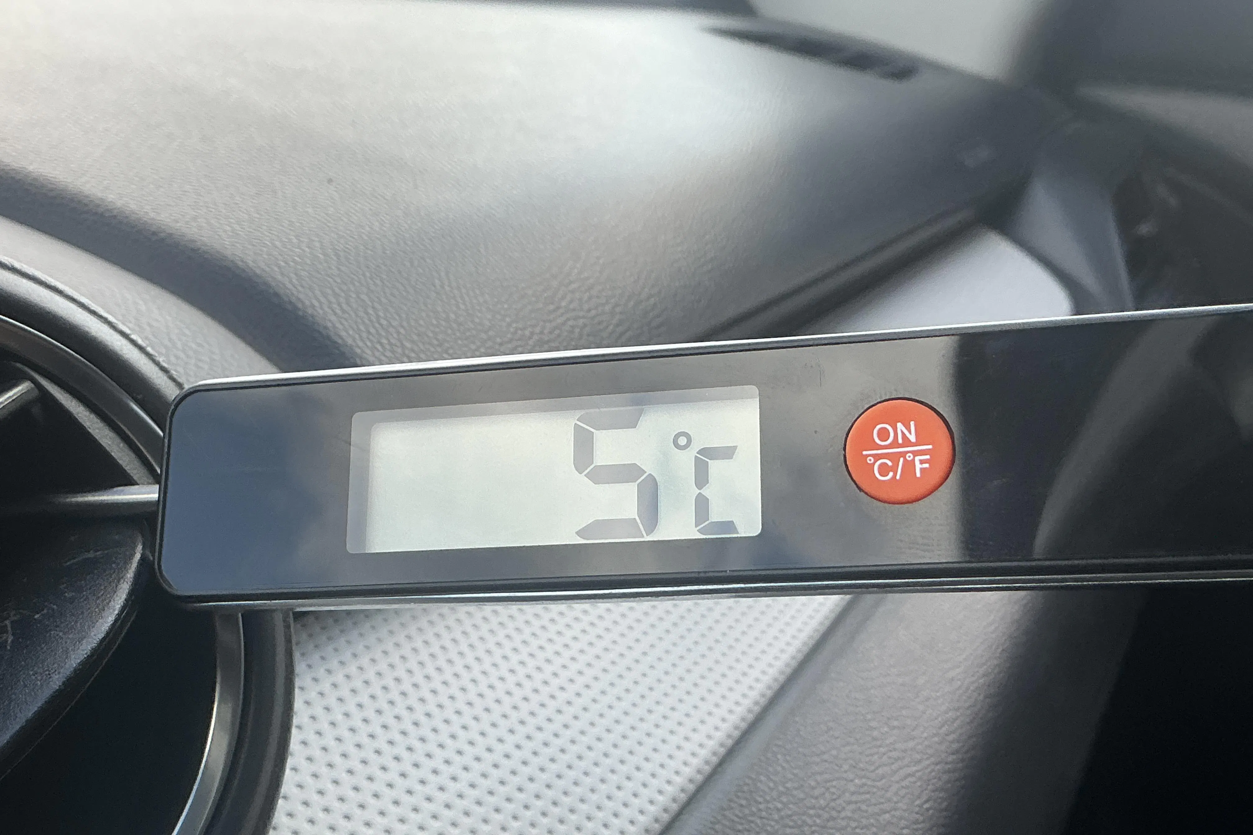 Presentation photo 18 of 18: Suzuki Swift 1.2 5dr (90hk) - 32 210 km - Manual - white - 2019