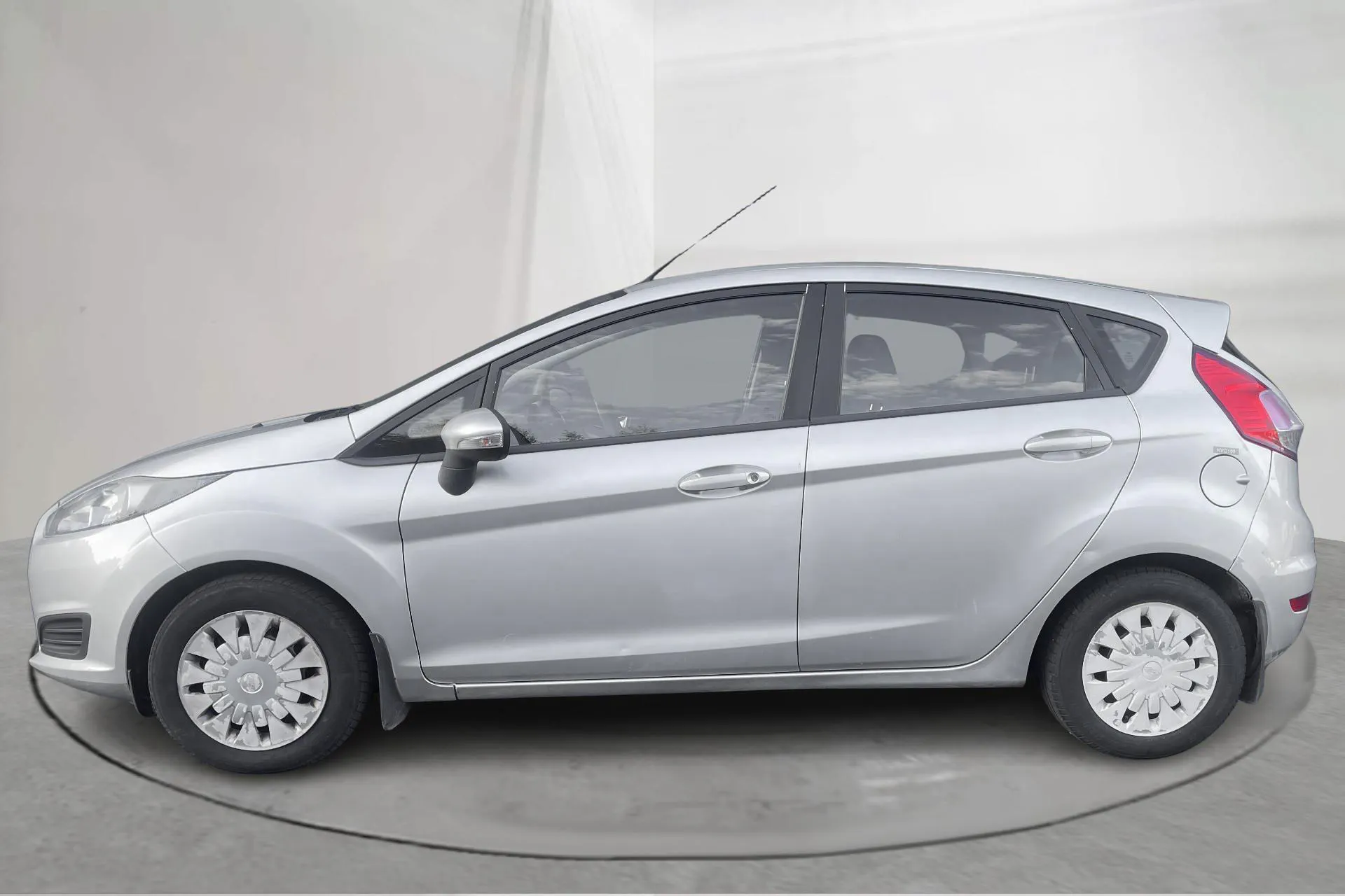 Presentation photo 2 of 11: Ford Fiesta 1.6 TDCi Econetic 5dr (95hk) - 180 900 km - Manual - gray - 2013