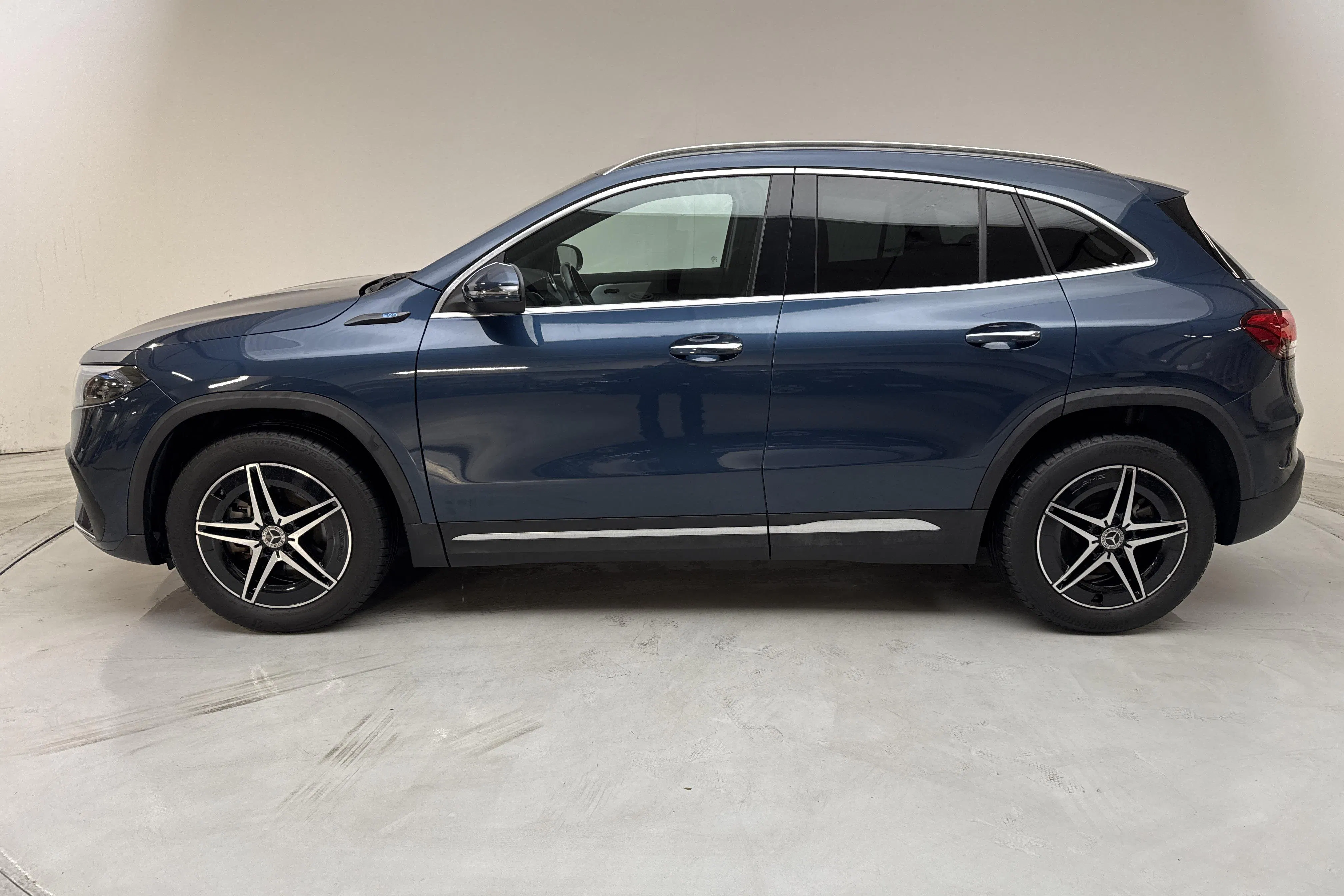 Presentation photo 2 of 14: Mercedes EQA 250 H243 (190hk) - 45 300 km - Automatic - blue - 2021