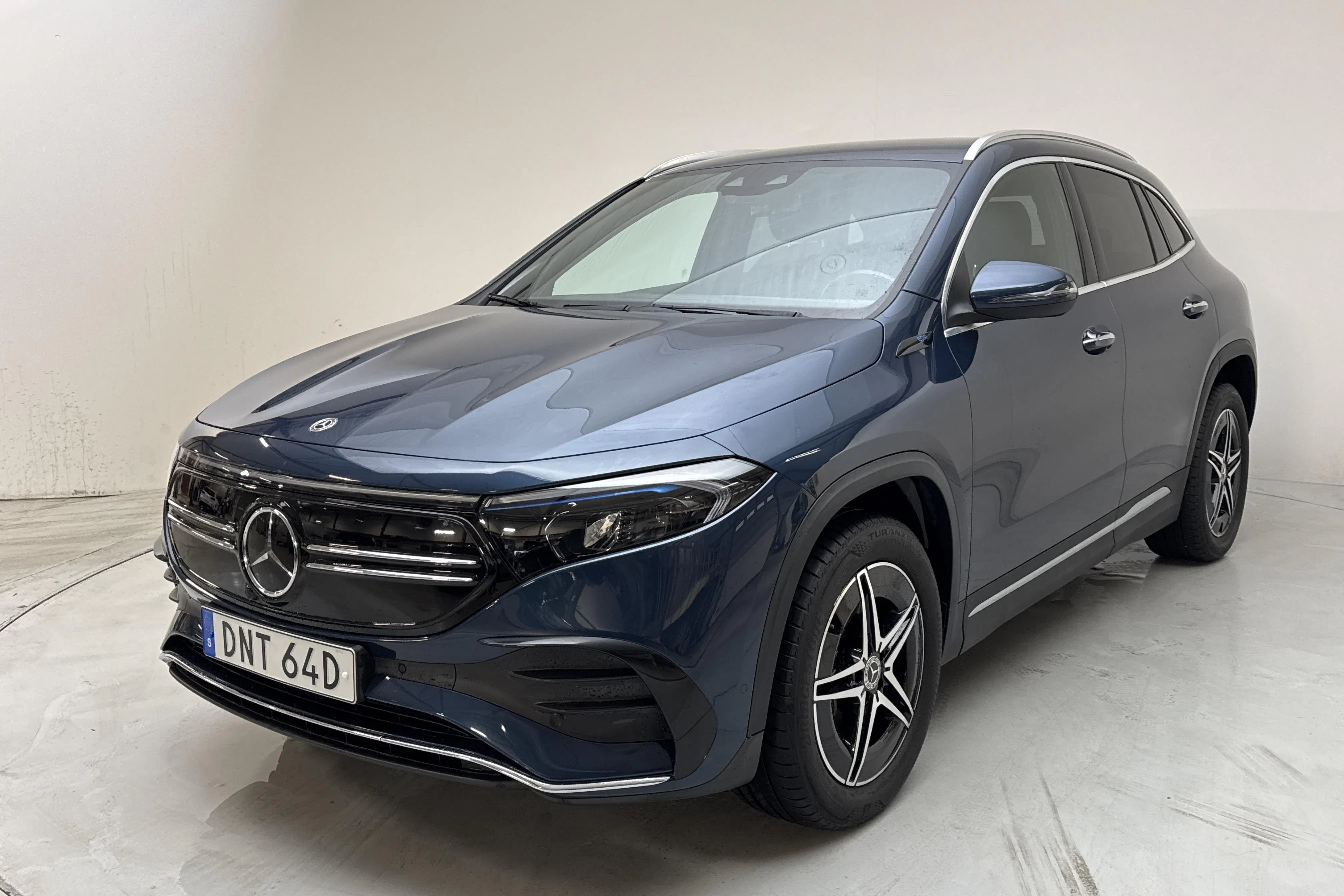 Presentation photo 1 of 14: Mercedes EQA 250 H243 (190hk) - 45 300 km - Automatic - blue - 2021