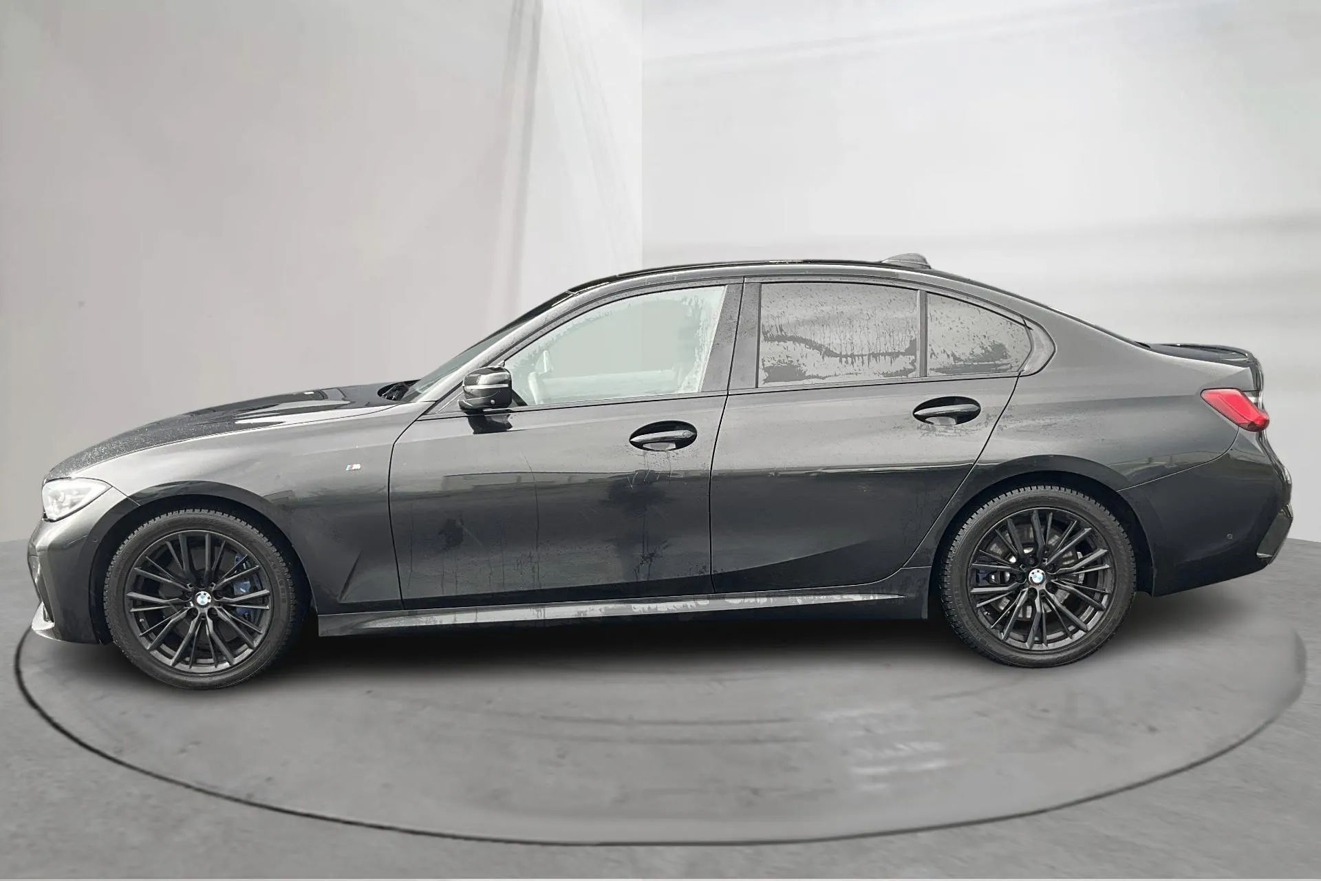 Presentationsfoto 2 av 17: BMW 320d xDrive Sedan, G20 (190hk) - 23 248 mil - Automat - svart - 2020