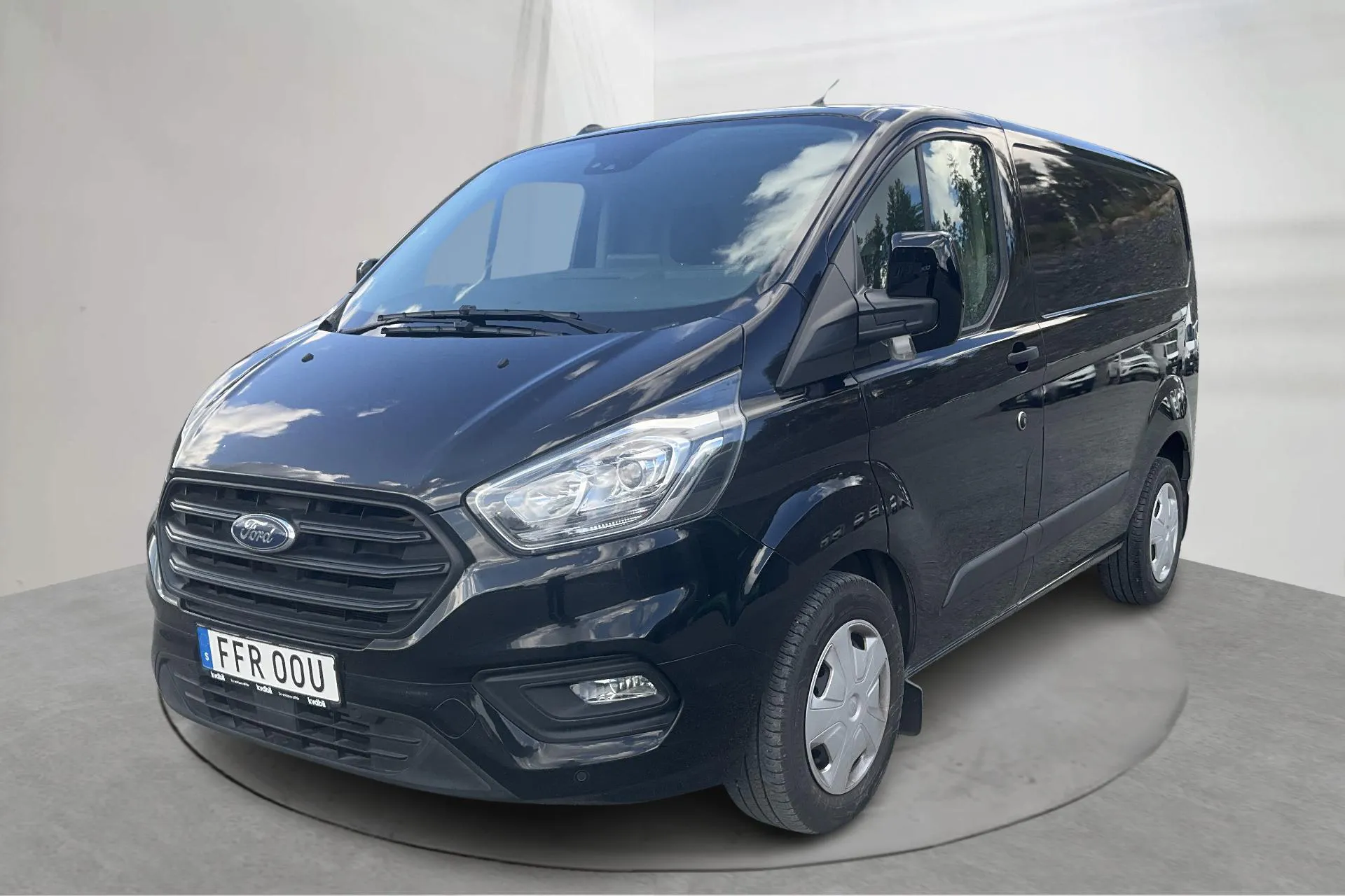 Presentationsfoto 1 av 15: Ford Transit Custom 300 (130hk) - 9 511 mil - Automat - svart - 2023