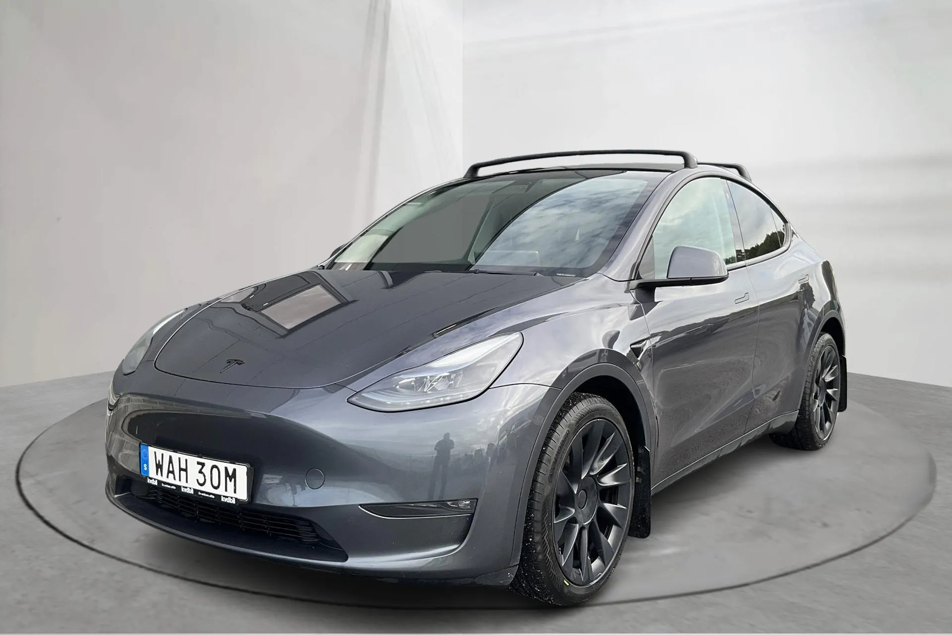 Presentationsfoto 1 av 21: Tesla Model Y Long Range Dual Motor AWD - 12 676 mil - Automat - grå - 2023