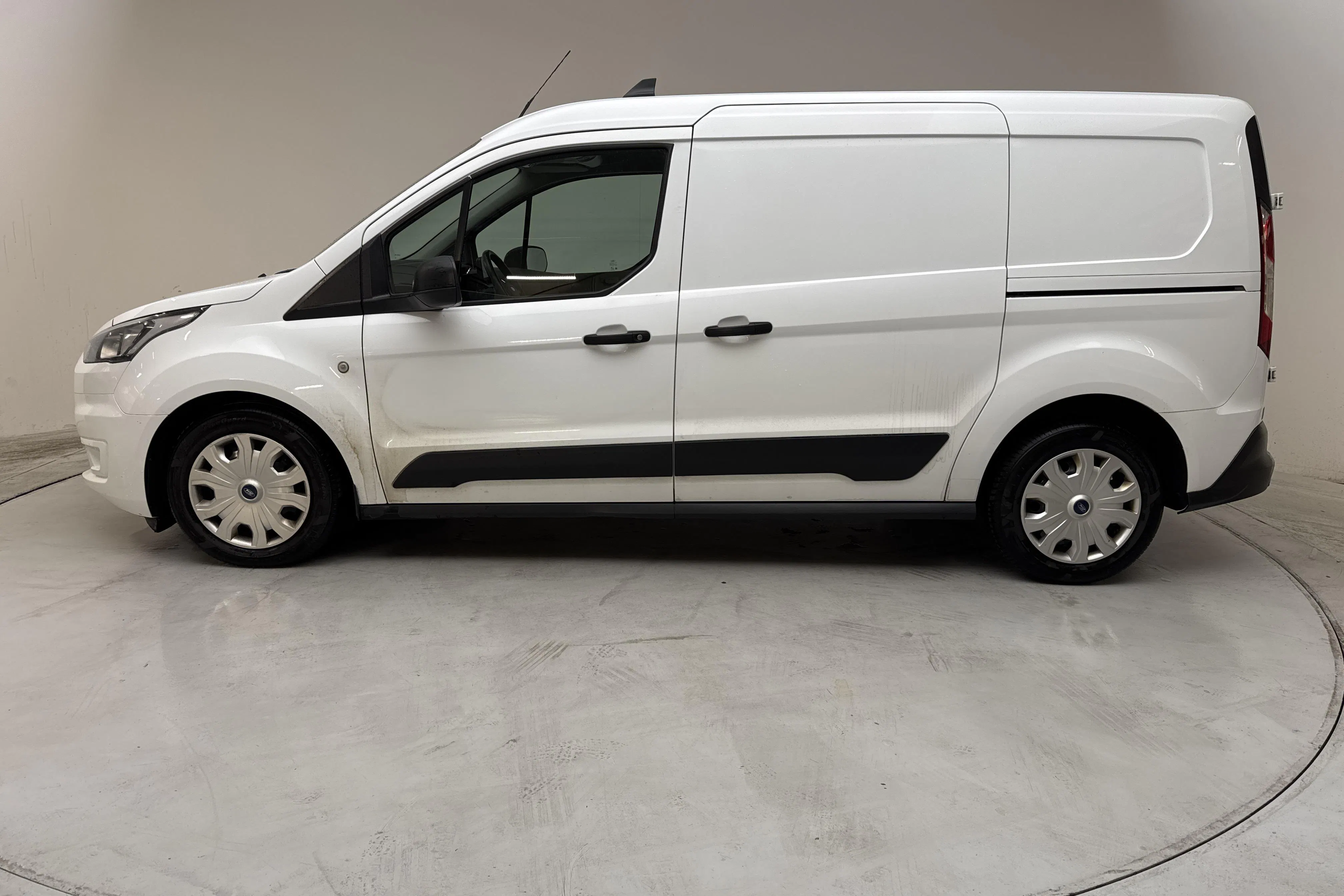 Presentation photo 2 of 11: Ford Transit Connect 1.5 EcoBlue (100hk) - 186 180 km - Automatic - white - 2020