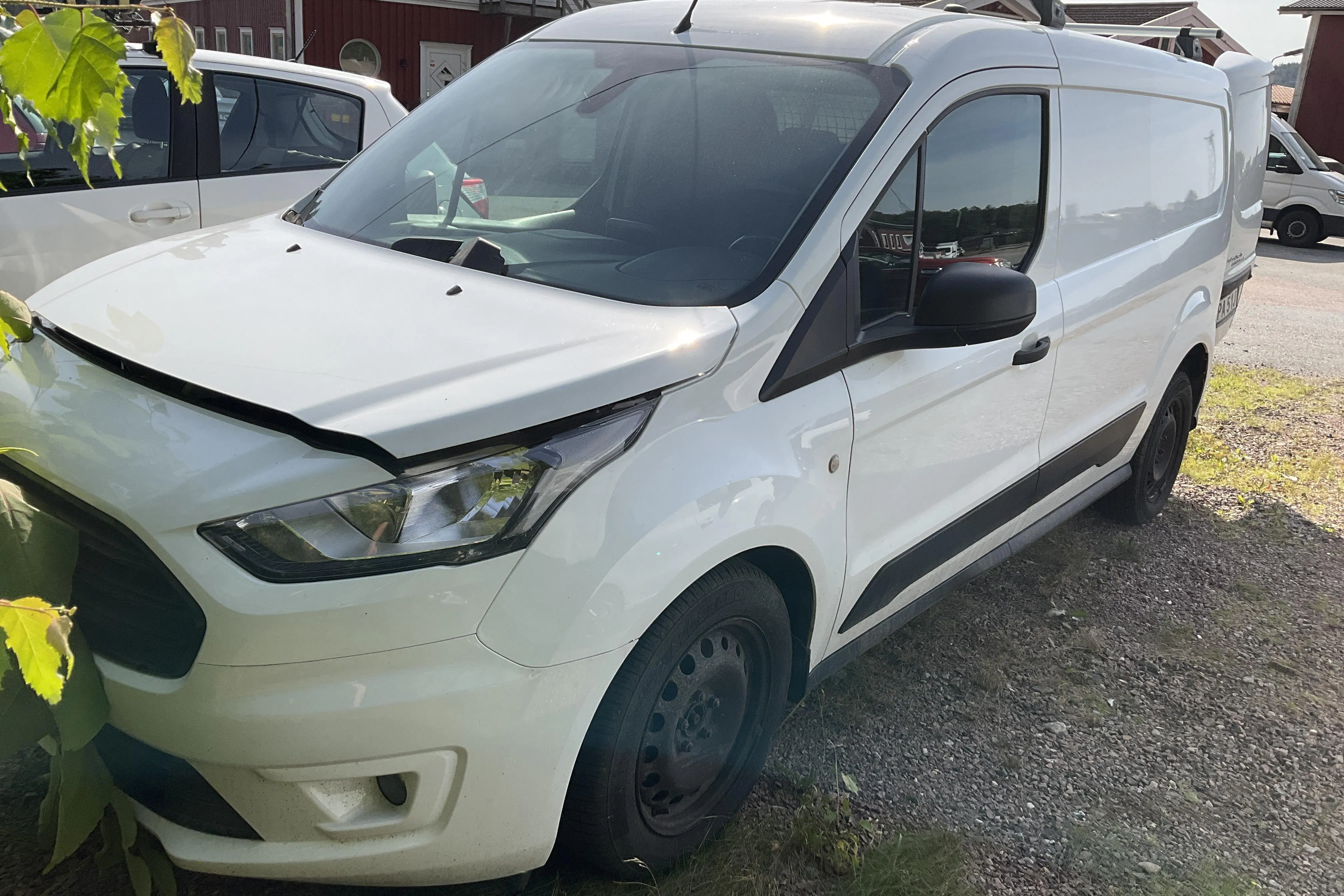 Presentationsfoto 1 av 10: Ford Transit Connect 1.5 EcoBlue (100hk) - 15 448 mil - Automat - vit - 2020