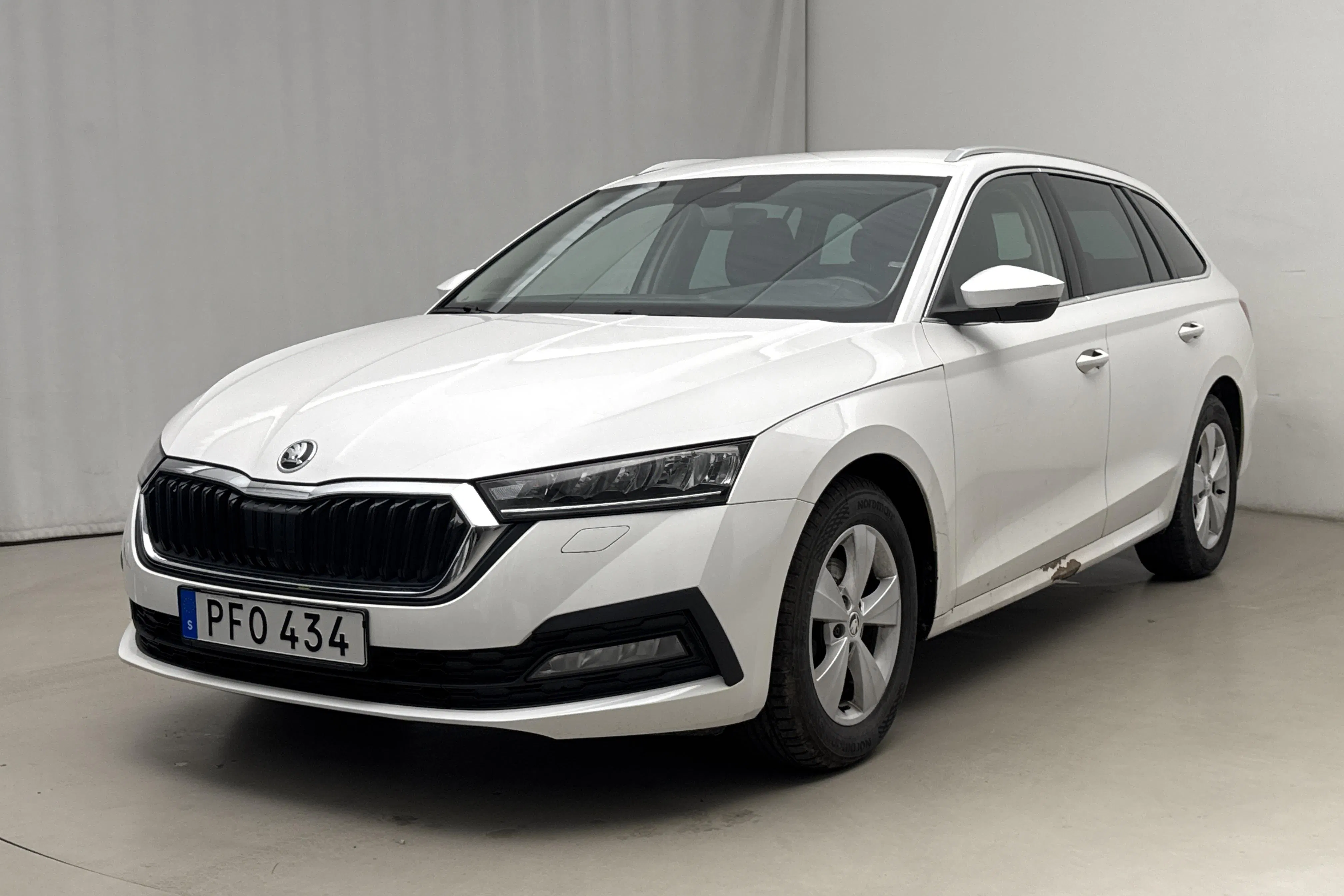 Presentation photo 1 of 20: Skoda Octavia G-TEC 1.5 TSI Combi (130hk) - 104 490 km - Automatic - white - 2023