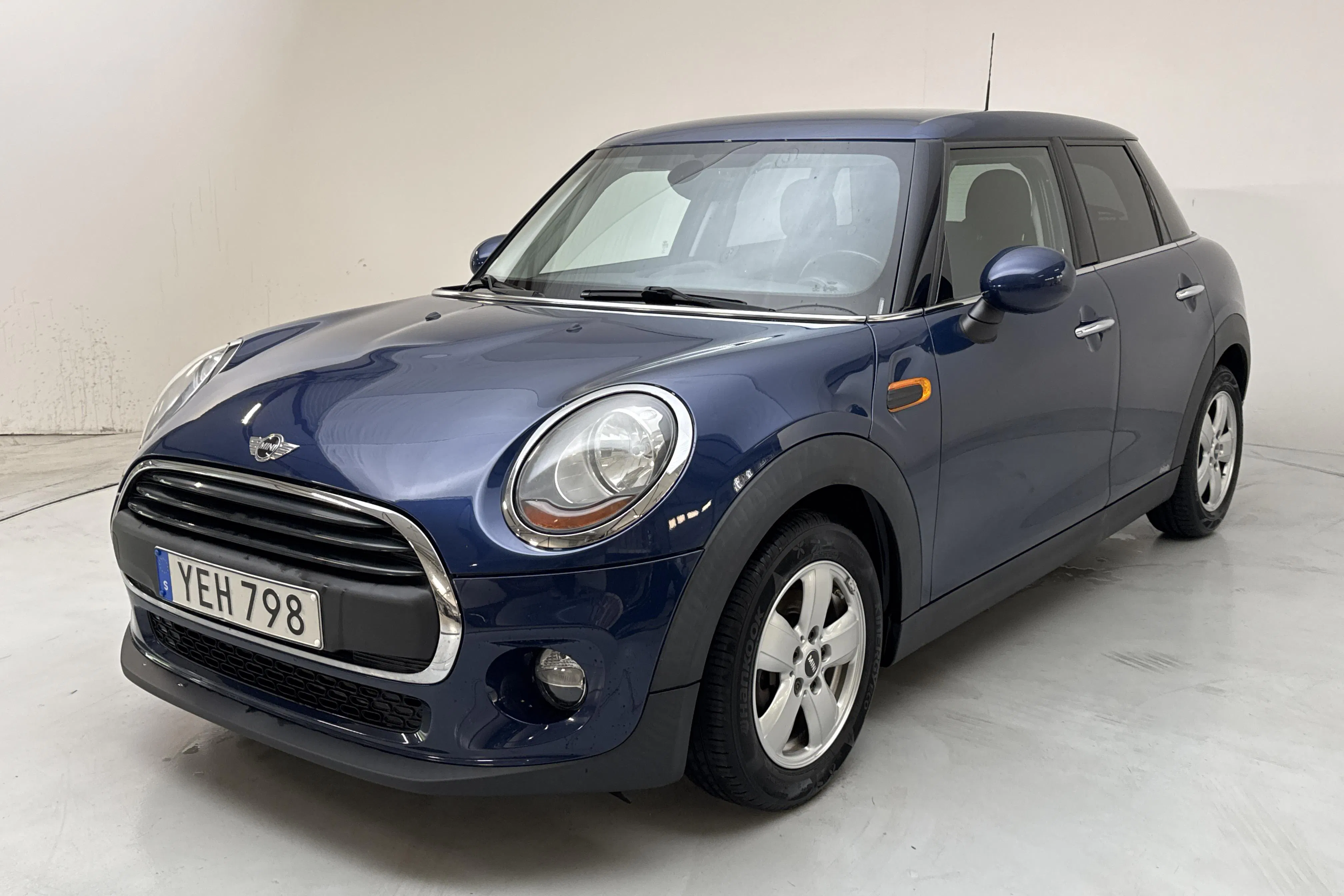 Presentationsfoto 1 av 12: MINI One Hatch 5dr (102hk) - 7 962 mil - Manuell - blå - 2016