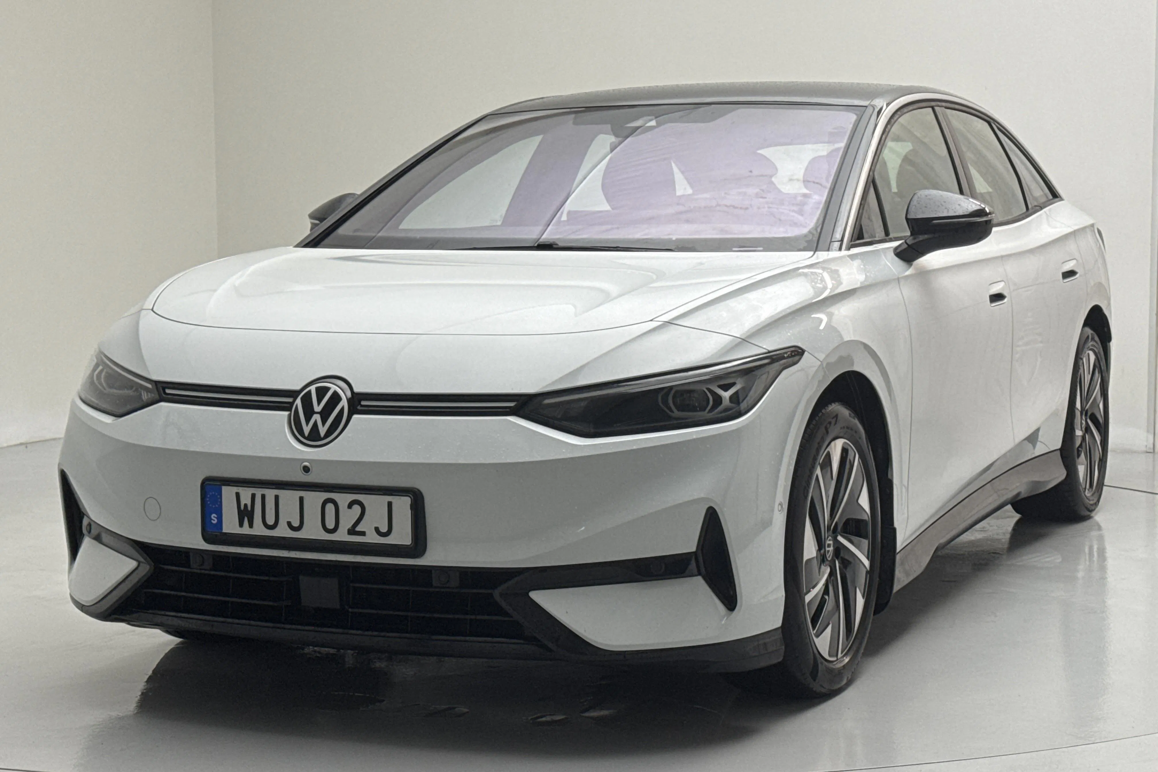 Presentationsfoto 1 av 17: VW ID.7 77kWh (286hk) - 10 210 mil - Automat - vit - 2024