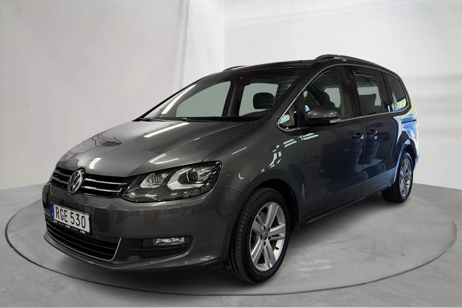 Presentation photo 1 of 22: VW Sharan 2.0 TDI 4Motion (150hk) - 171 190 km - Manual - dark grey - 2017