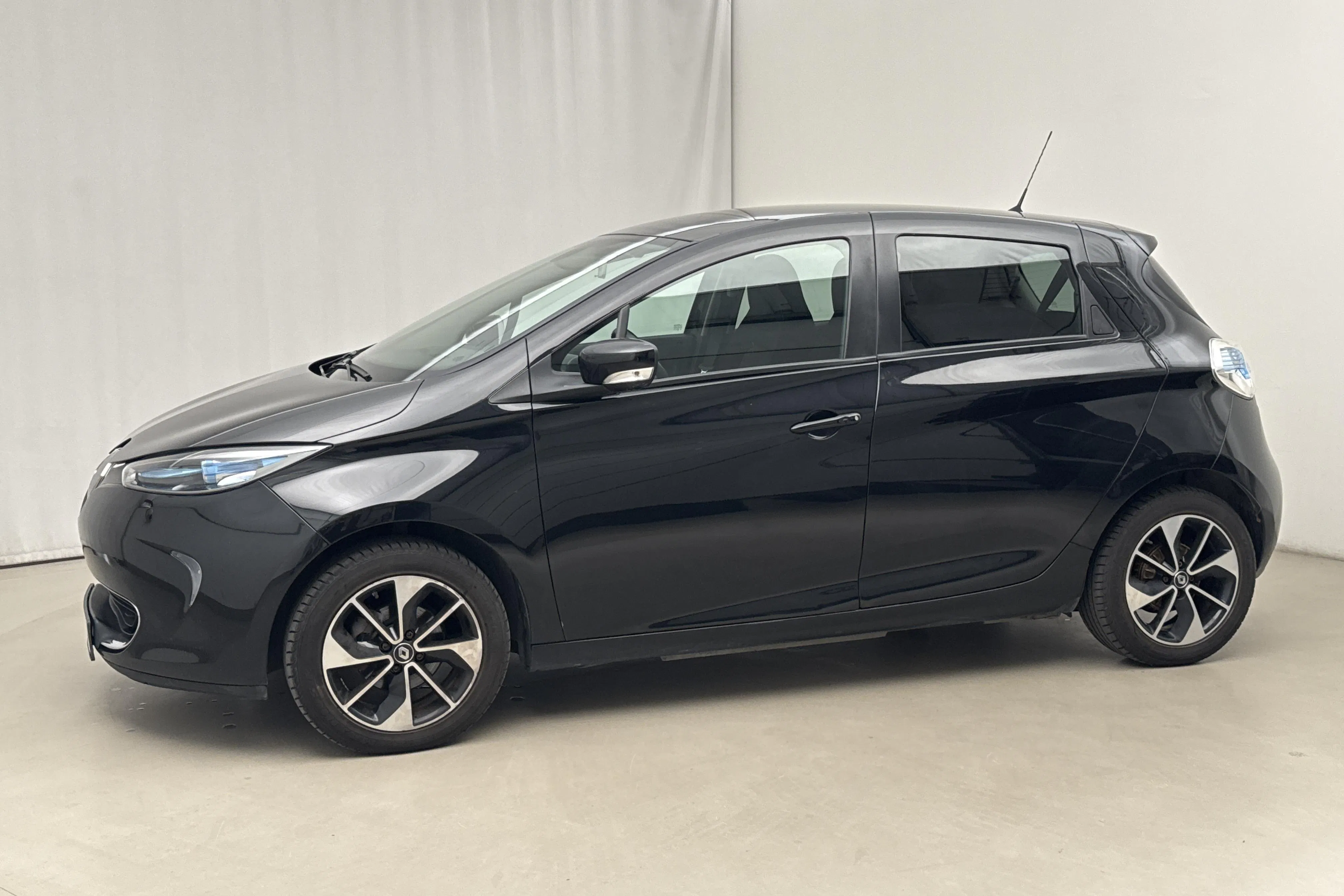 Presentationsfoto 2 av 18: Renault Zoe 41kWh R110 (108hk) - 14 218 mil - Automat - svart - 2019