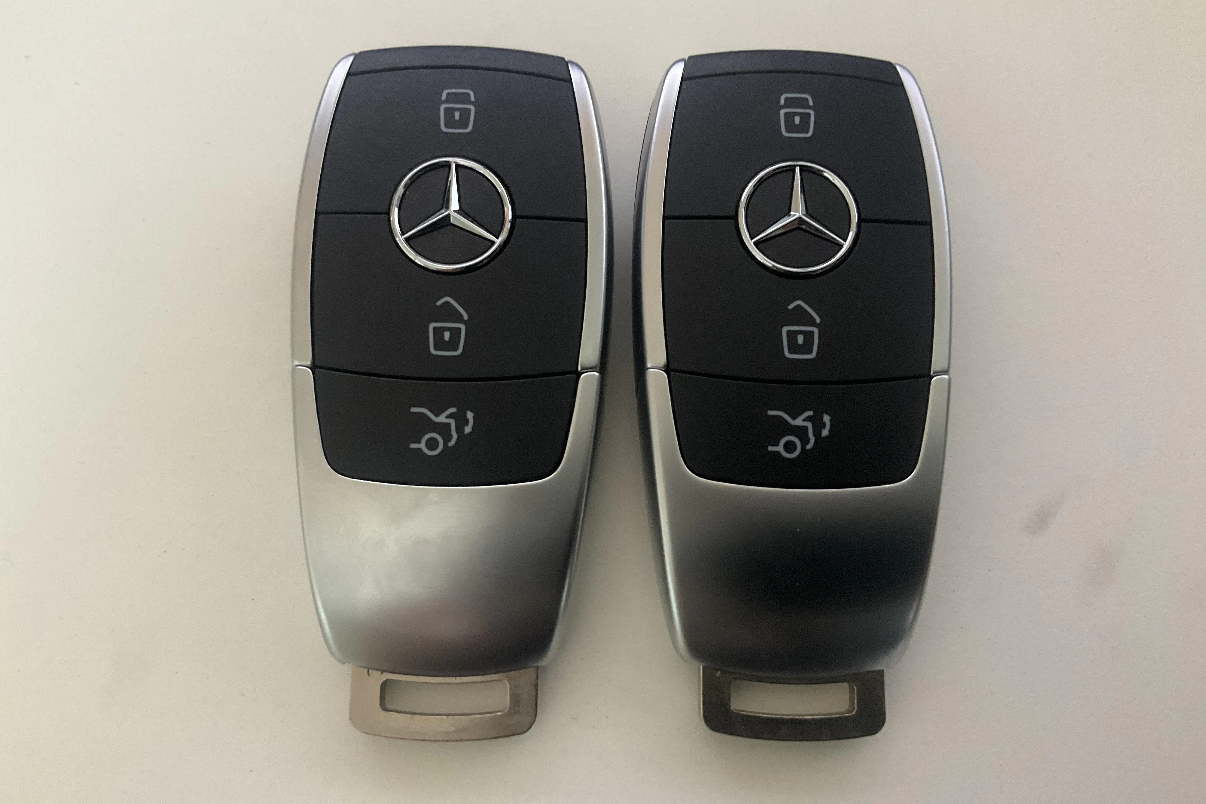 Presentation photo 24 of 24: Mercedes EQC 400 4MATIC 80kWh N293 (408hk) - 169 320 km - Automatic - silver - 2021