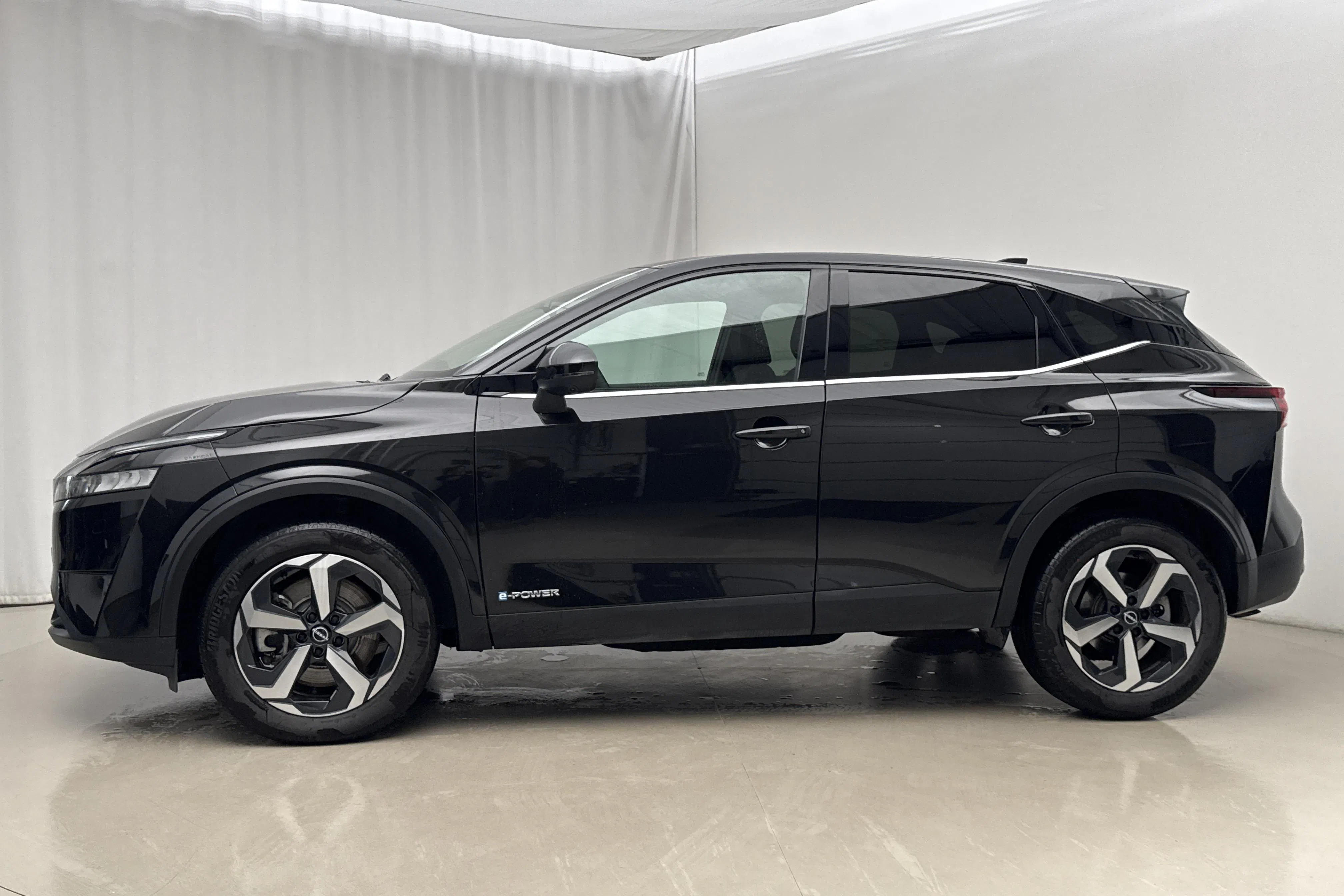 Presentation photo 2 of 17: Nissan Qashqai e-power (190hk) - 7 740 km - Automatic - black - 2023