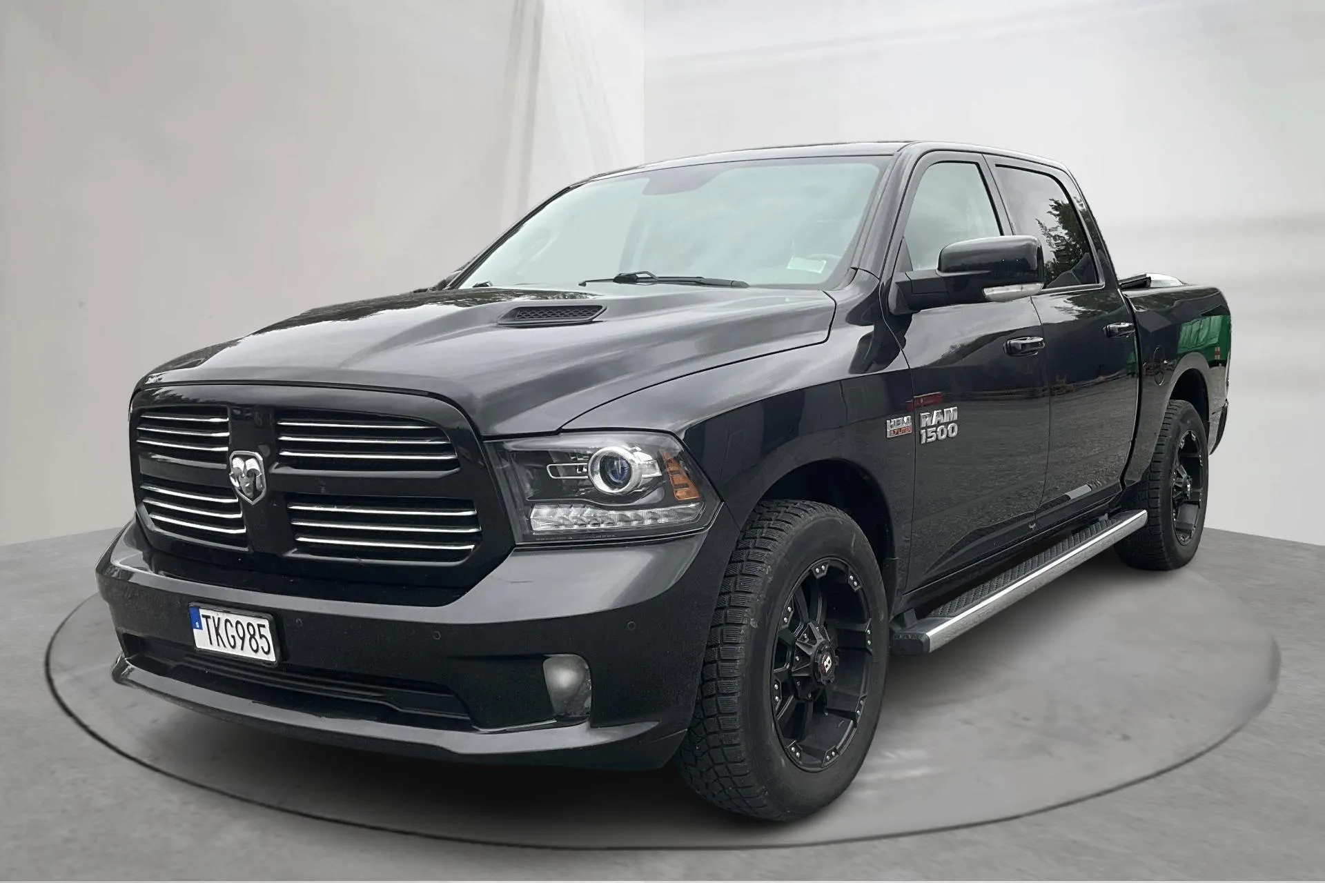 Presentation photo 1 of 16: Dodge RAM 1500 5.7 4WD (401hk) - 196 480 km - Automatic - black - 2017